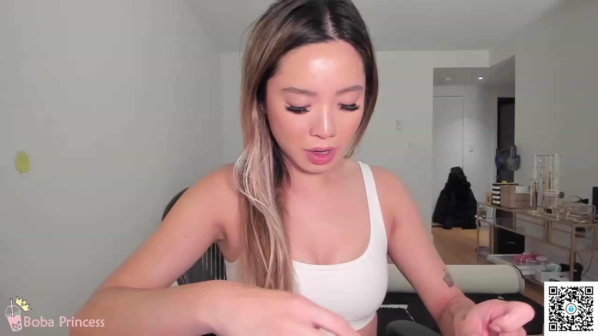 Gallery image thumbnail from bobaprincess's myfreecams stream on, 04/20/2023, 04:39 image 19 of 20