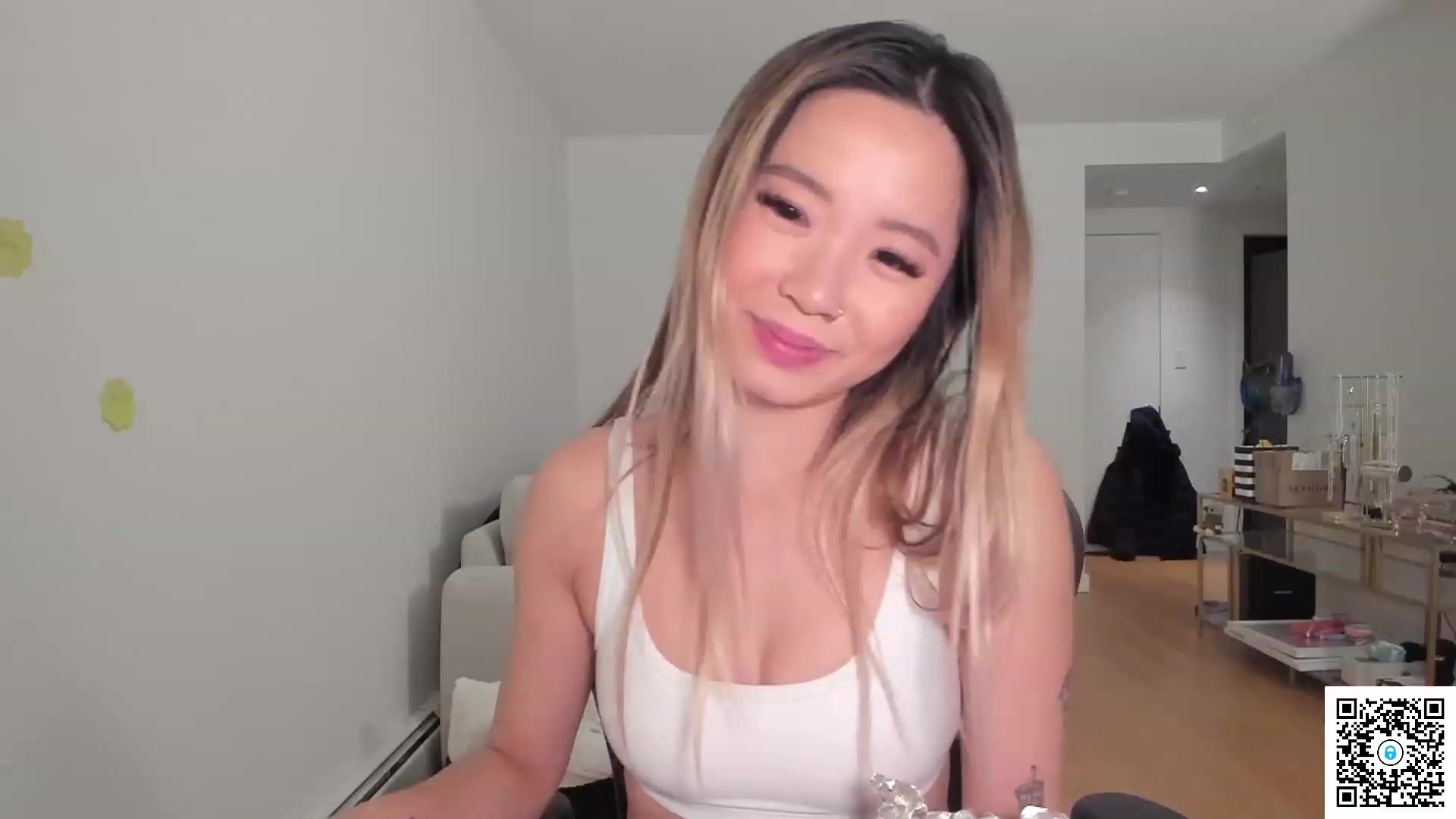 Gallery image thumbnail from bobaprincess's myfreecams stream on, 04/20/2023, 06:13 image 13 of 20