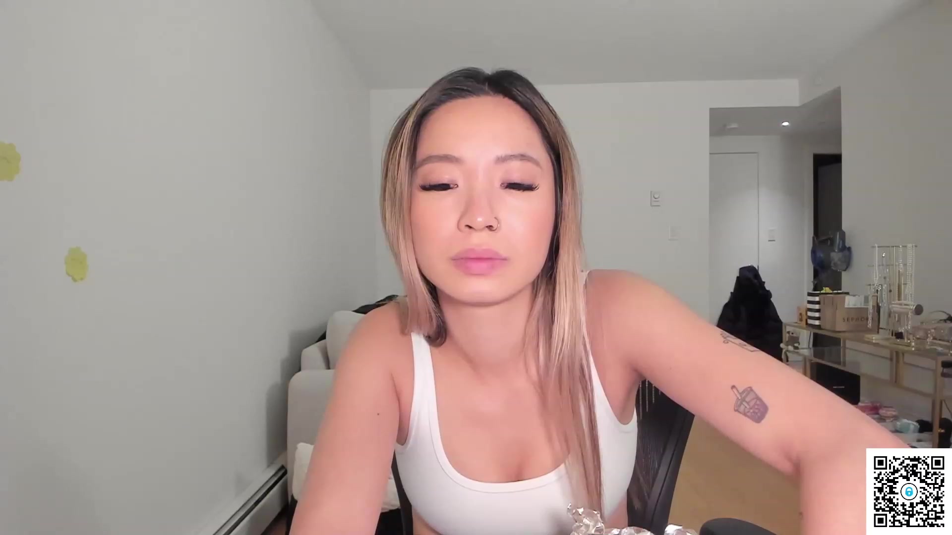 Gallery image thumbnail from bobaprincess's myfreecams stream on, 04/20/2023, 06:13 image 16 of 20