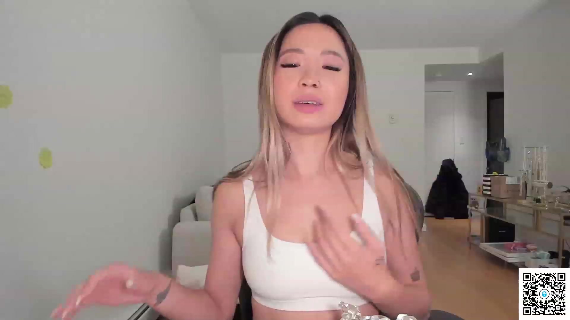 Gallery image thumbnail from bobaprincess's myfreecams stream on, 04/20/2023, 06:13 image 18 of 20