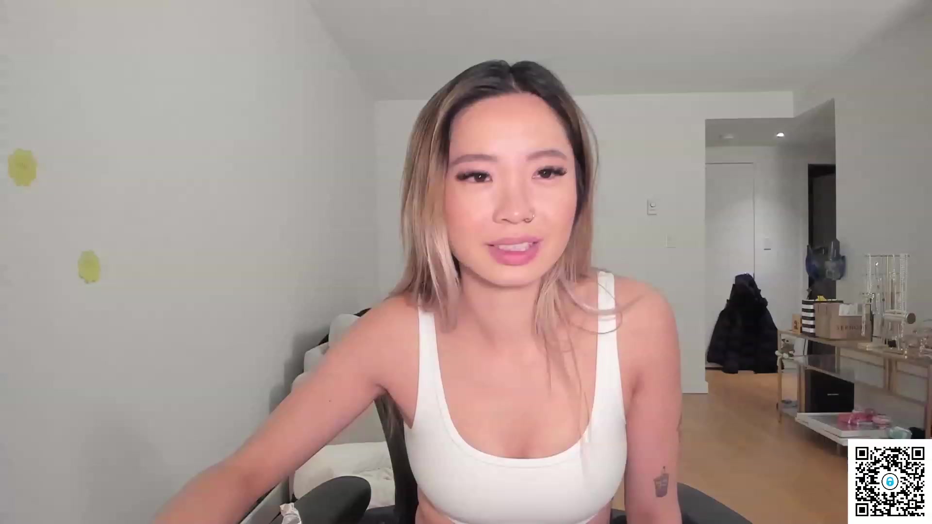 Gallery image thumbnail from bobaprincess's myfreecams stream on, 04/20/2023, 06:13 image 1 of 20
