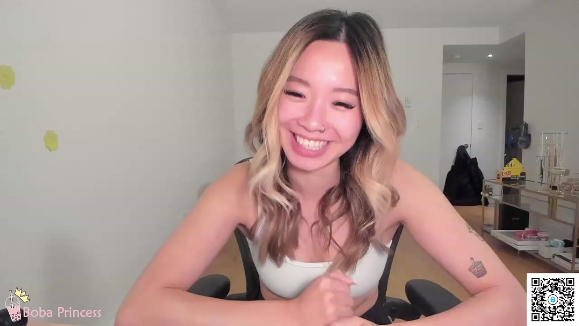 Gallery image thumbnail from bobaprincess's myfreecams stream on, 04/21/2023, 05:24 image 17 of 20