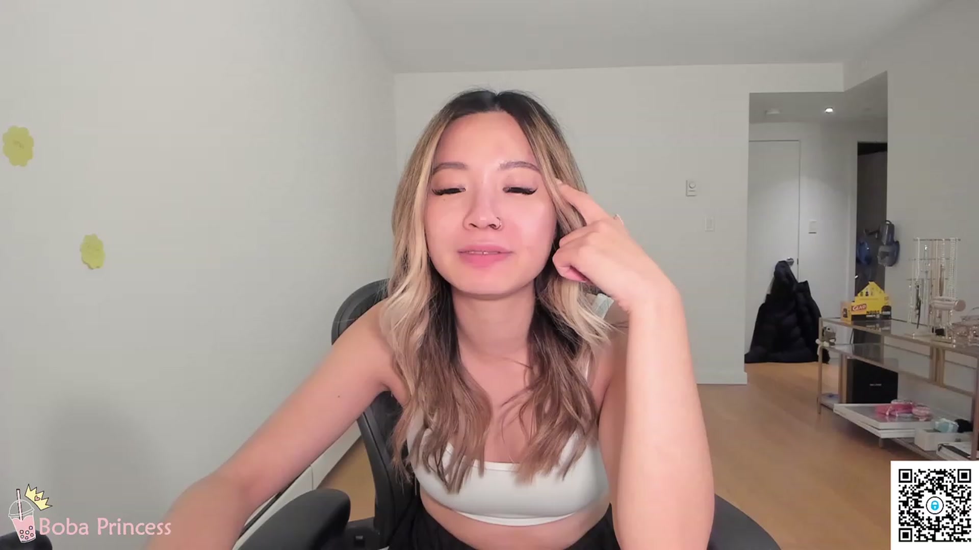 Gallery image thumbnail from bobaprincess's myfreecams stream on, 04/21/2023, 05:24 image 9 of 20