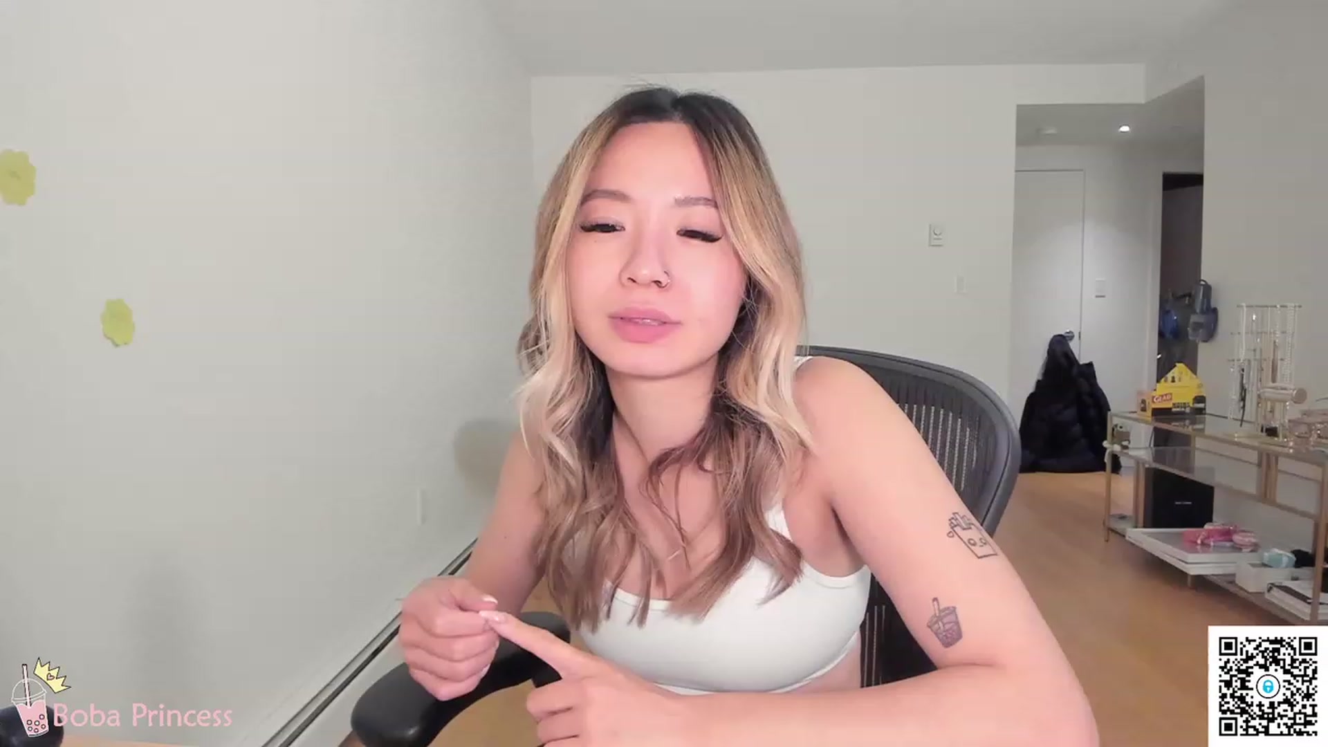 Gallery image thumbnail from bobaprincess's myfreecams stream on, 04/21/2023, 05:24 image 19 of 20
