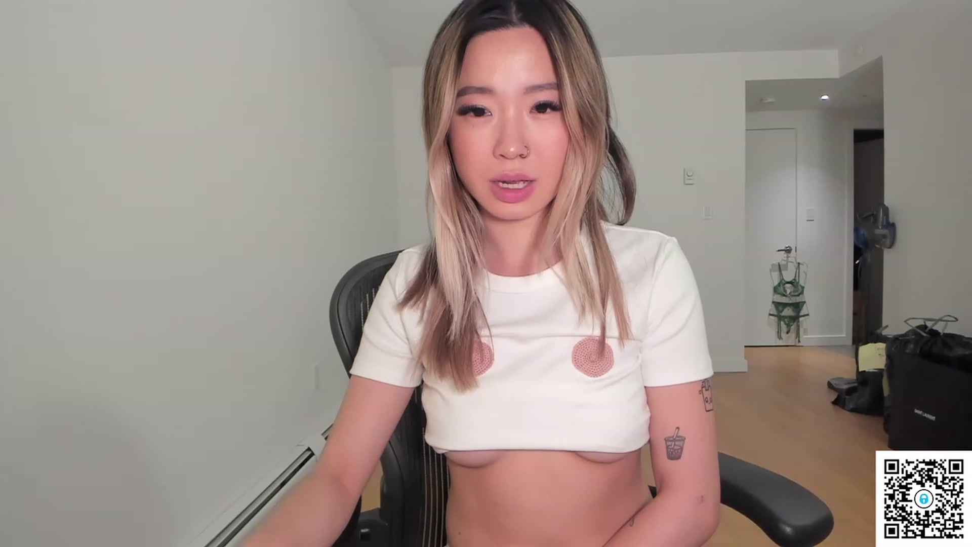 Gallery image thumbnail from bobaprincess's myfreecams stream on, 04/30/2023, 06:43 image 11 of 20