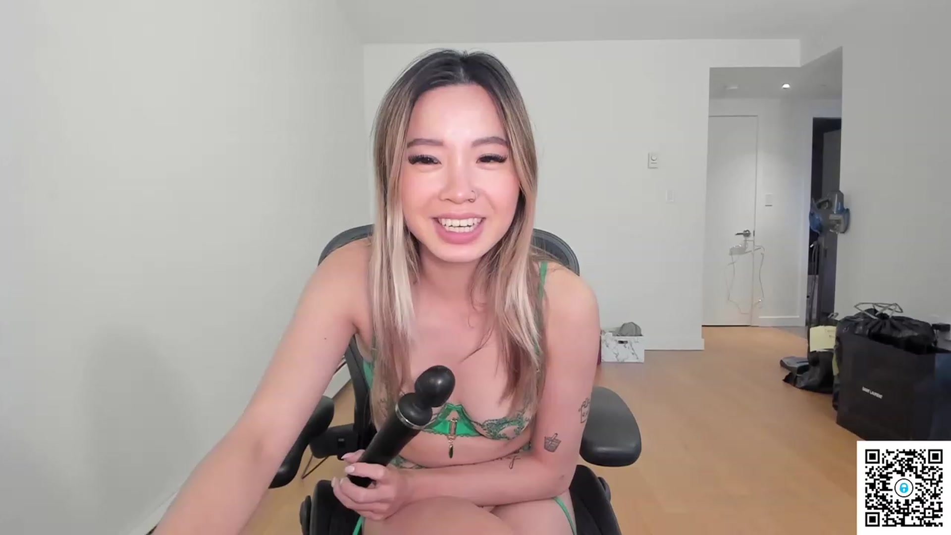 Gallery image thumbnail from bobaprincess's myfreecams stream on, 05/01/2023, 02:03 image 15 of 20