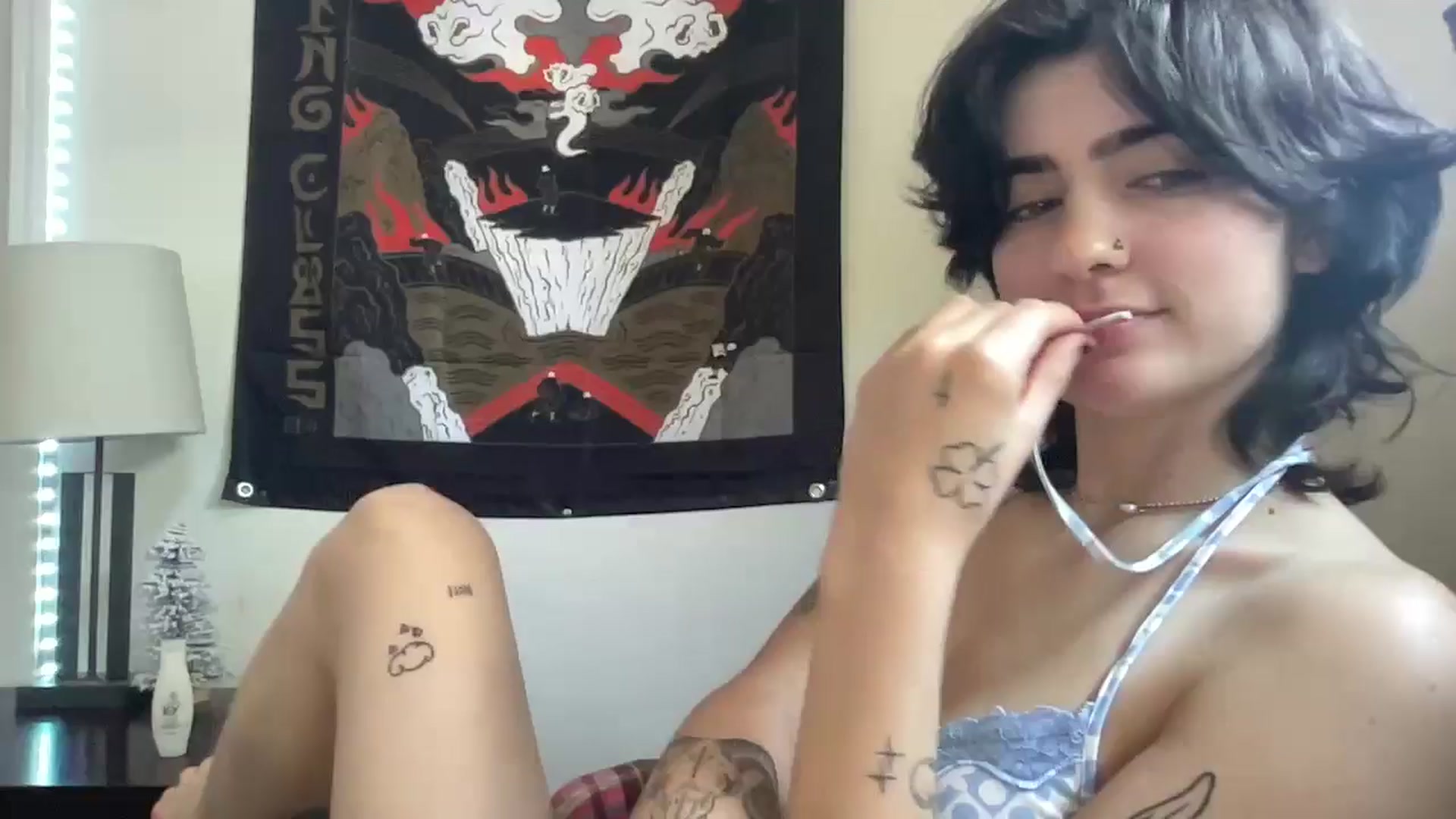 Gallery image thumbnail from bobatea1's myfreecams stream on, 11/12/2024, 17:49 image 10 of 20