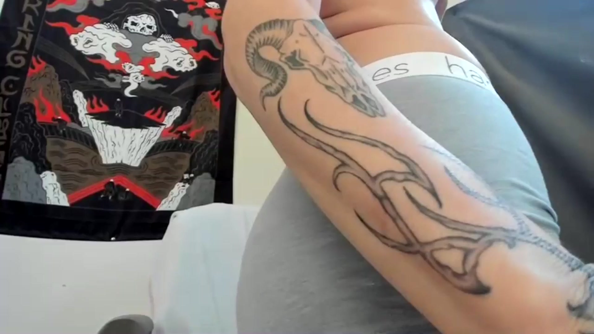 Gallery image thumbnail from bobatea1's myfreecams stream on, 12/04/2024, 21:47 image 17 of 20