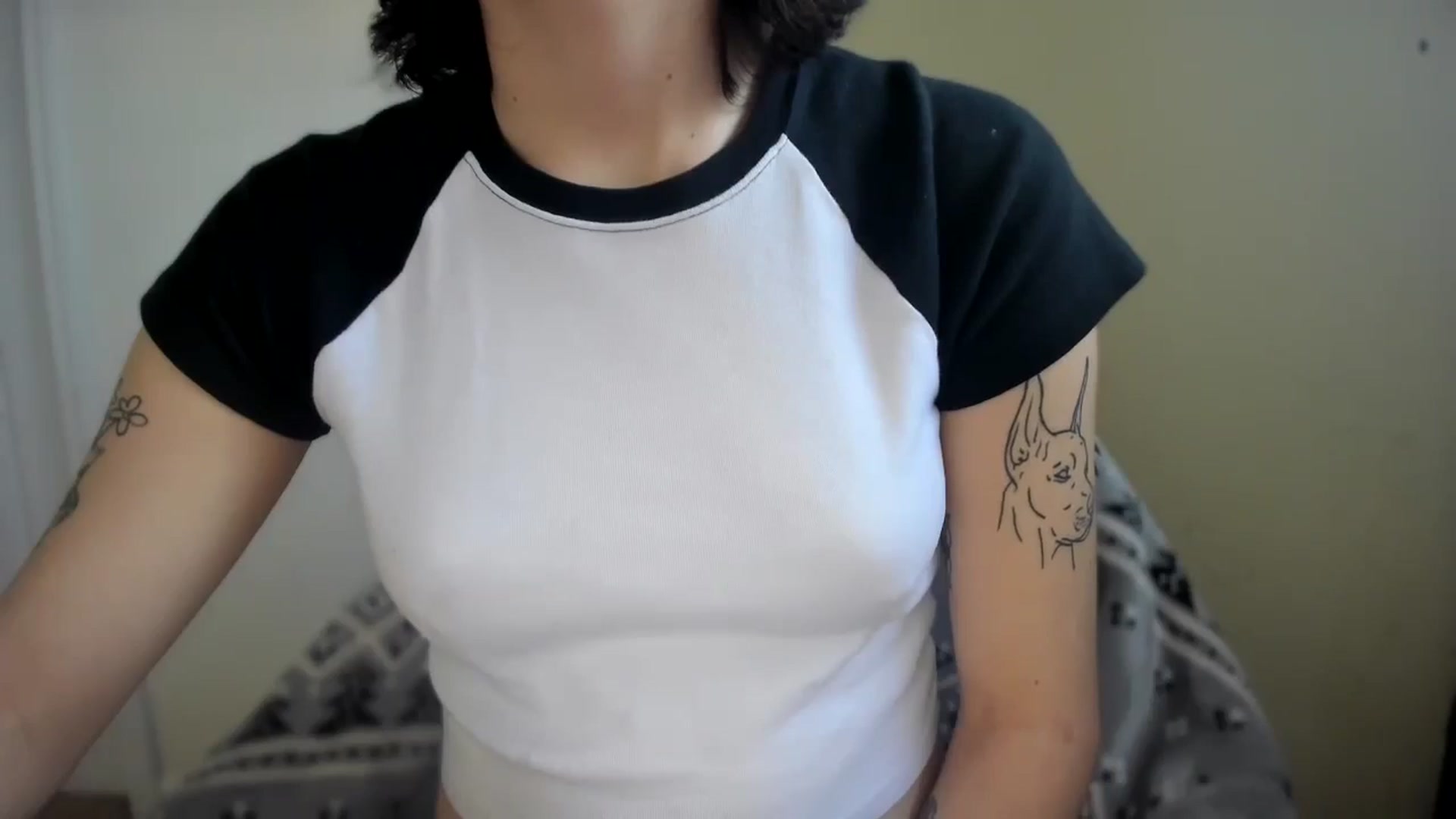 Gallery image thumbnail from bobatea1's myfreecams stream on, 12/18/2024, 22:26 image 6 of 20