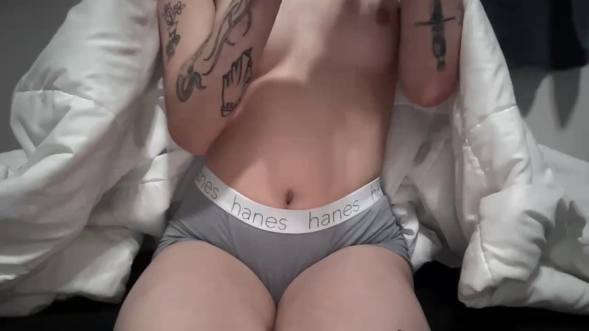 Gallery image thumbnail from bobatea1's myfreecams stream on, 01/07/2025, 12:56 image 15 of 20