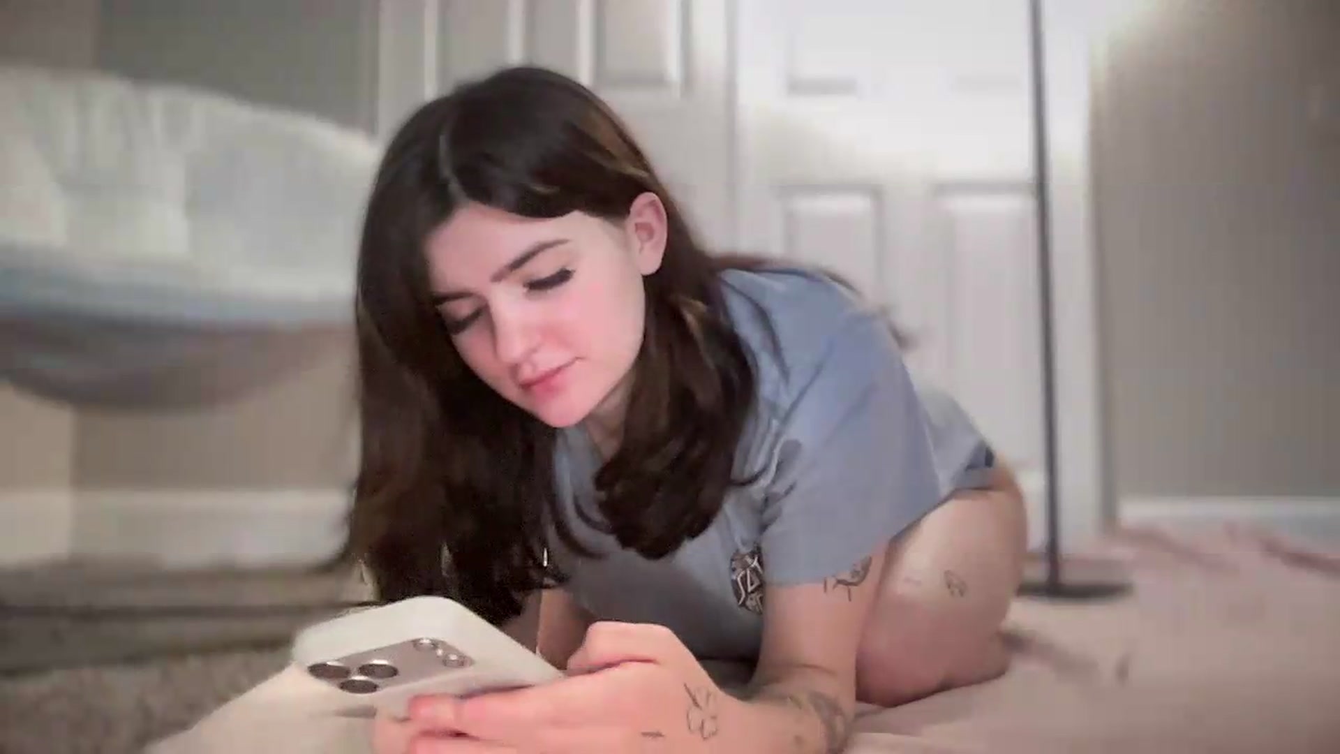 Gallery image thumbnail from bobatea1's myfreecams stream on, 05/22/2026, 15:33 image 13 of 20