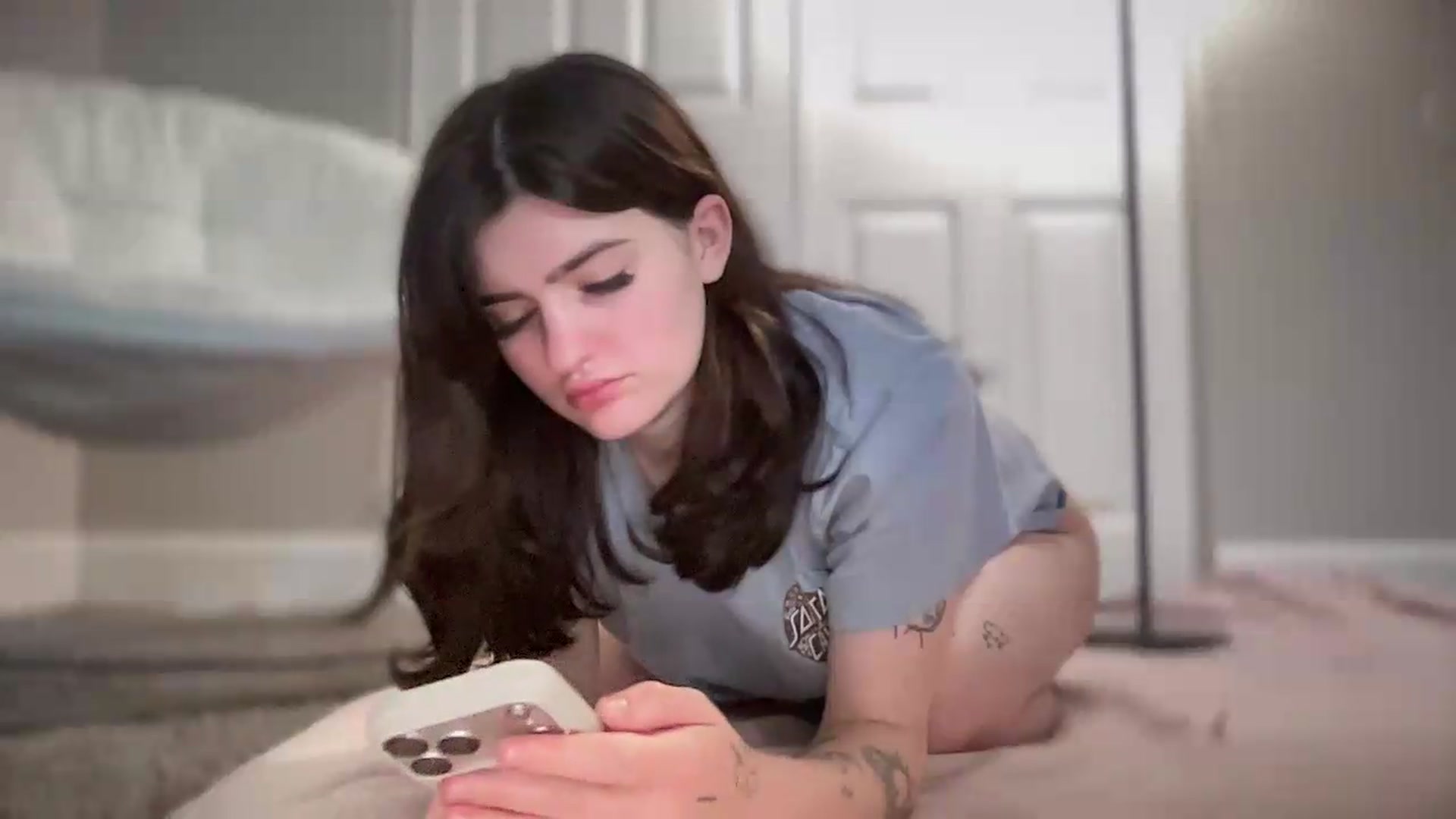 Gallery image thumbnail from bobatea1's myfreecams stream on, 05/22/2026, 15:33 image 10 of 20