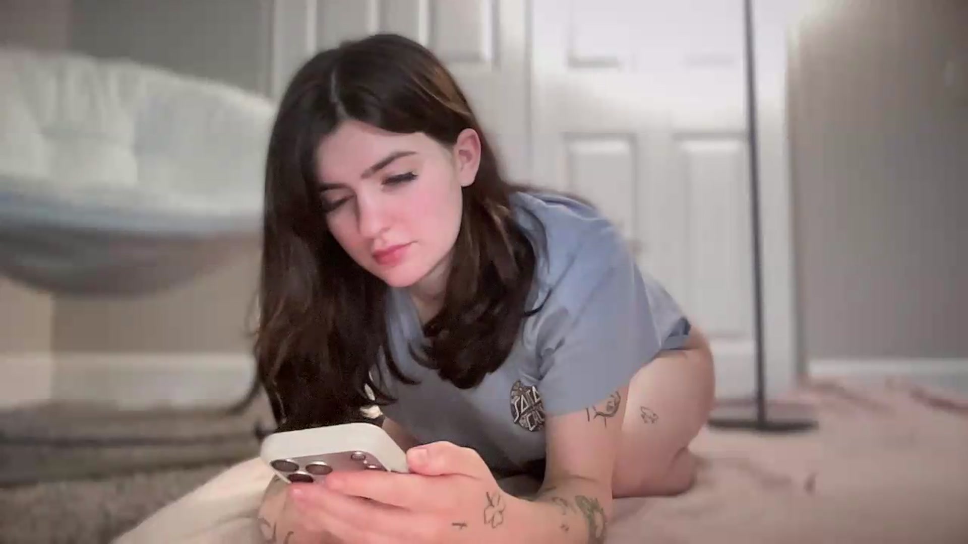 Gallery image thumbnail from bobatea1's myfreecams stream on, 05/22/2026, 15:33 image 7 of 20
