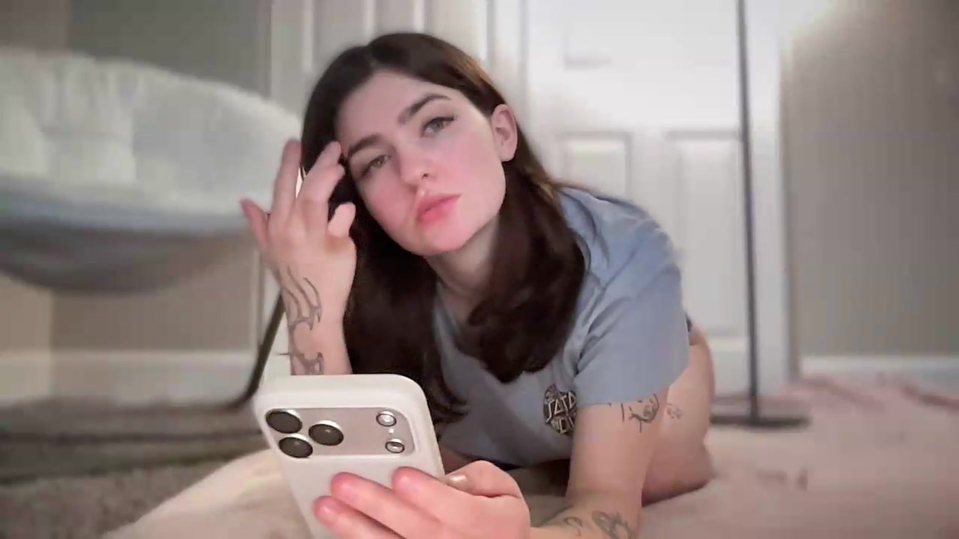 Gallery image thumbnail from bobatea1's myfreecams stream on, 05/22/2026, 15:33 image 18 of 20