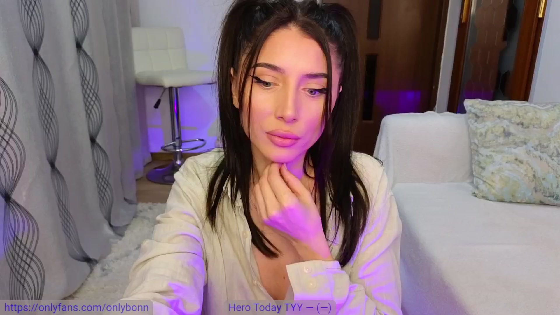 Gallery image thumbnail from bonn_BDAY's myfreecams stream on, 02/13/2024, 21:36 image 1 of 20
