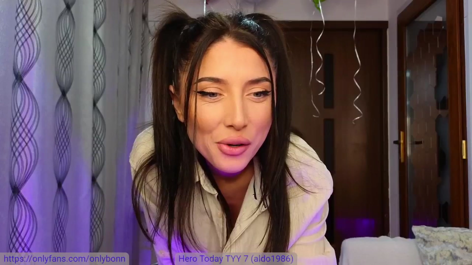 Gallery image thumbnail from bonn_BDAY's myfreecams stream on, 02/13/2024, 21:36 image 3 of 20