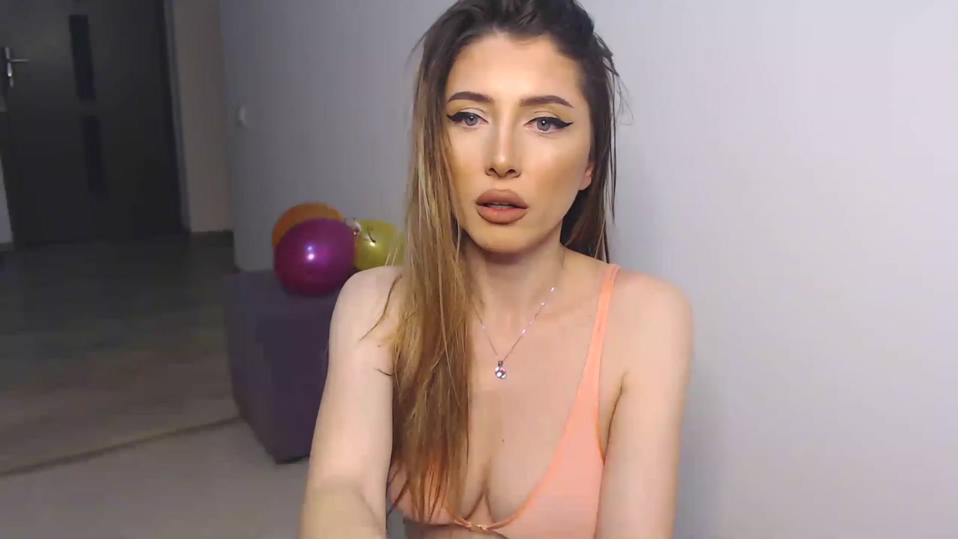 Gallery image thumbnail from bonnbon_'s myfreecams stream on, 02/13/2023, 20:54 image 6 of 20