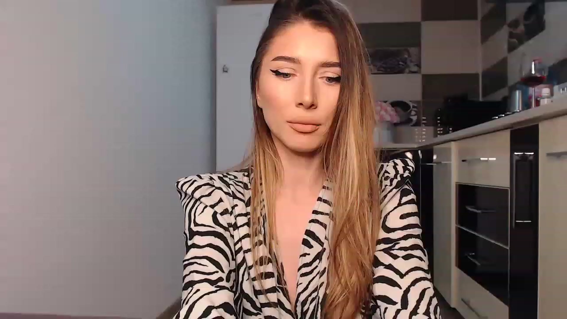 Gallery image thumbnail from bonnbon_'s myfreecams stream on, 03/02/2023, 21:16 image 1 of 20