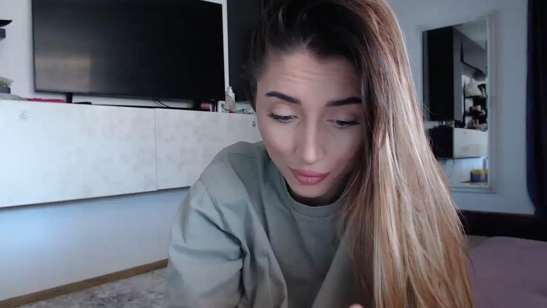 Gallery image thumbnail from bonnbon_'s myfreecams stream on, 03/14/2023, 11:50 image 5 of 20