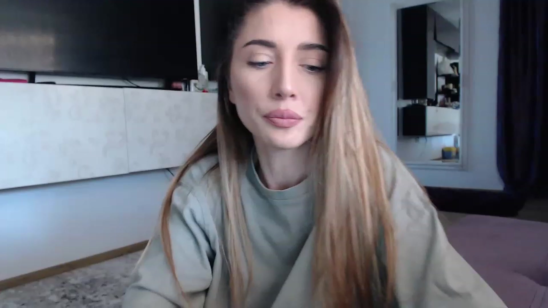 Gallery image thumbnail from bonnbon_'s myfreecams stream on, 03/14/2023, 11:50 image 11 of 20