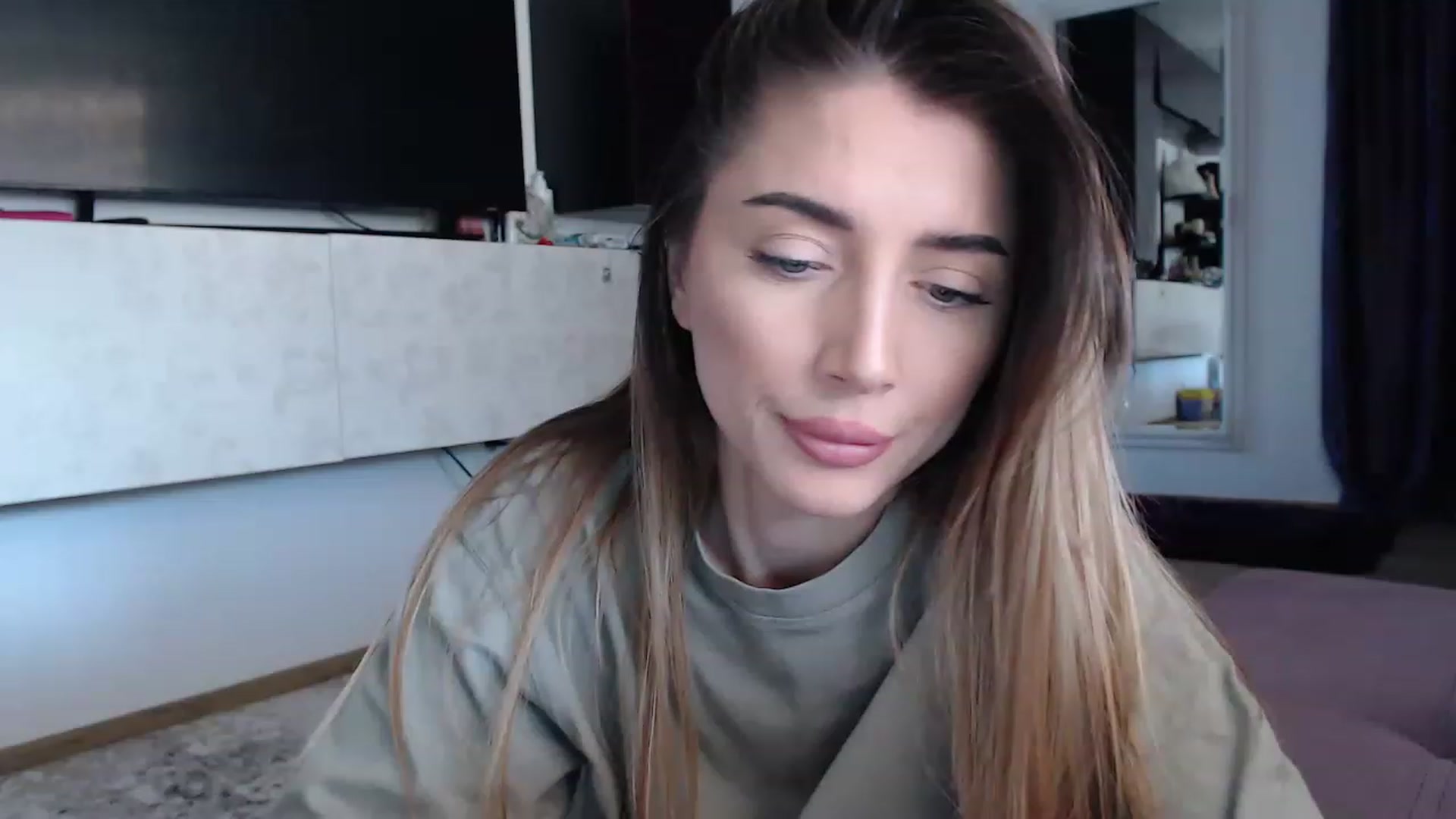 Gallery image thumbnail from bonnbon_'s myfreecams stream on, 03/14/2023, 11:50 image 15 of 20