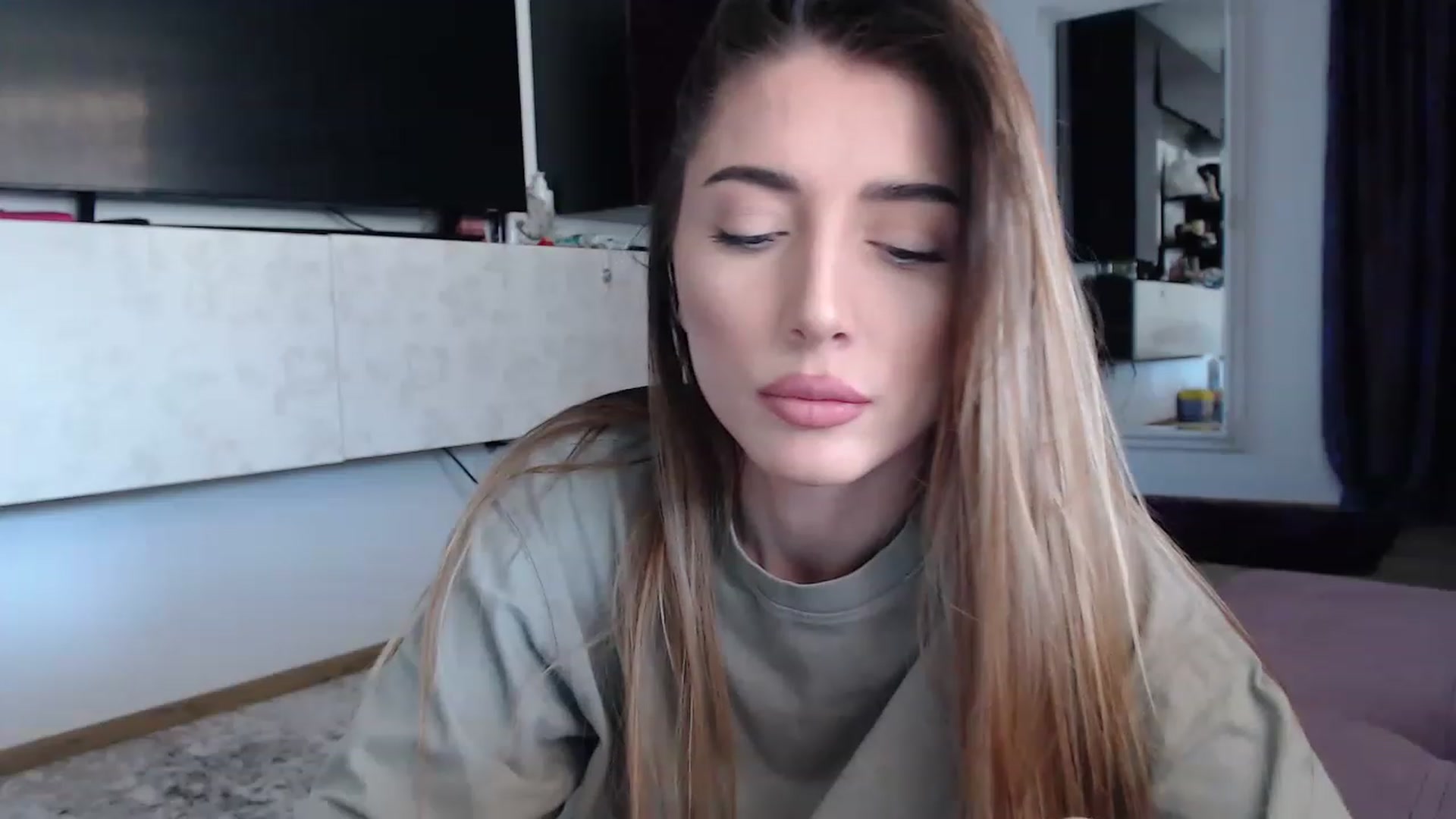 Gallery image thumbnail from bonnbon_'s myfreecams stream on, 03/14/2023, 11:50 image 17 of 20