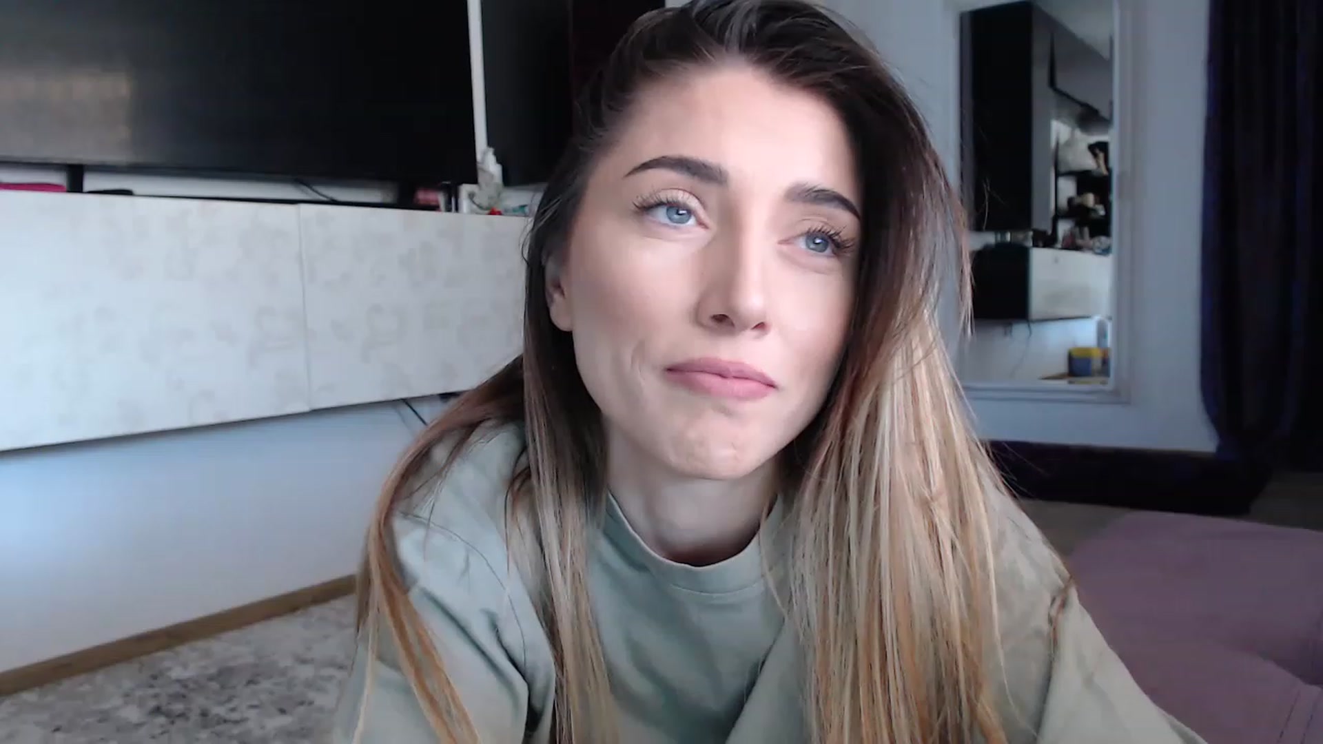 Gallery image thumbnail from bonnbon_'s myfreecams stream on, 03/14/2023, 11:50 image 12 of 20