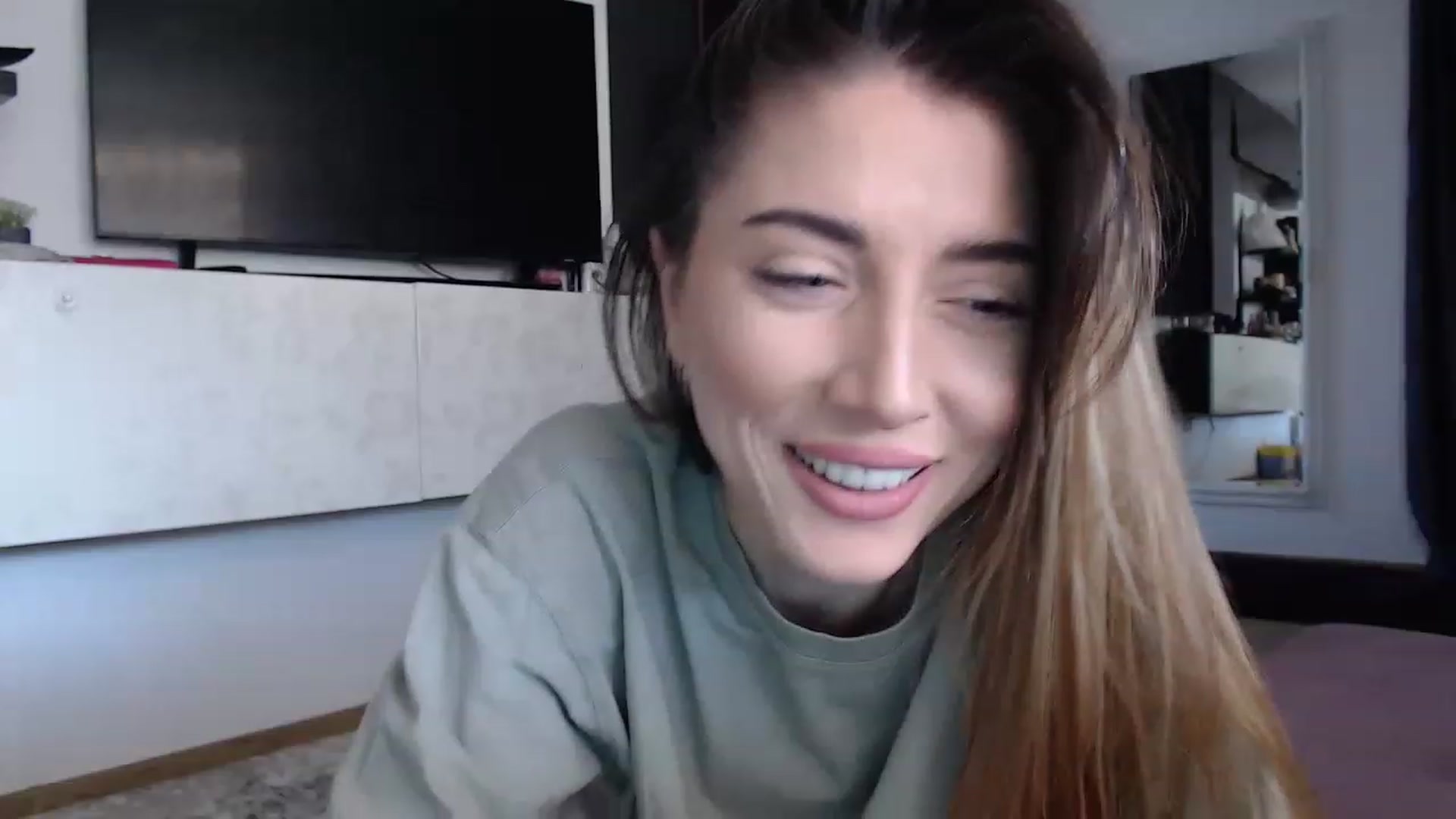 Gallery image thumbnail from bonnbon_'s myfreecams stream on, 03/14/2023, 11:50 image 6 of 20