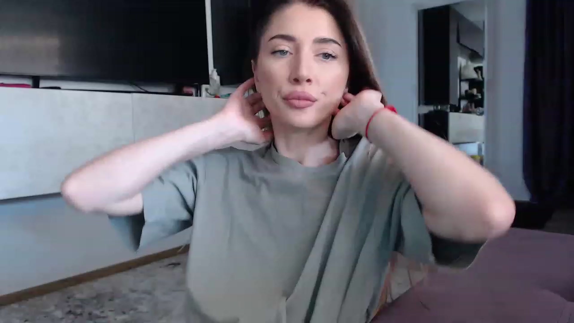 Gallery image thumbnail from bonnbon_'s myfreecams stream on, 03/14/2023, 11:50 image 7 of 20