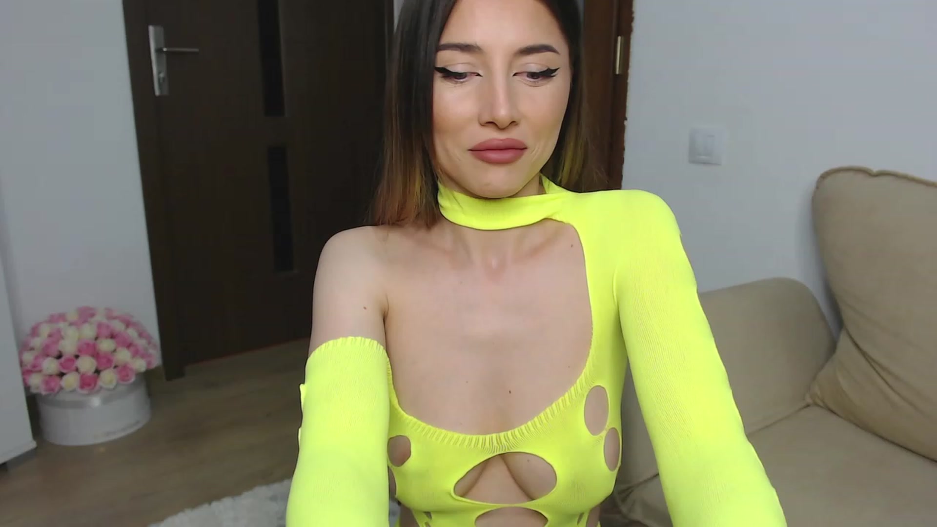 Gallery image thumbnail from bonnbon_'s myfreecams stream on, 04/22/2023, 19:15 image 17 of 20