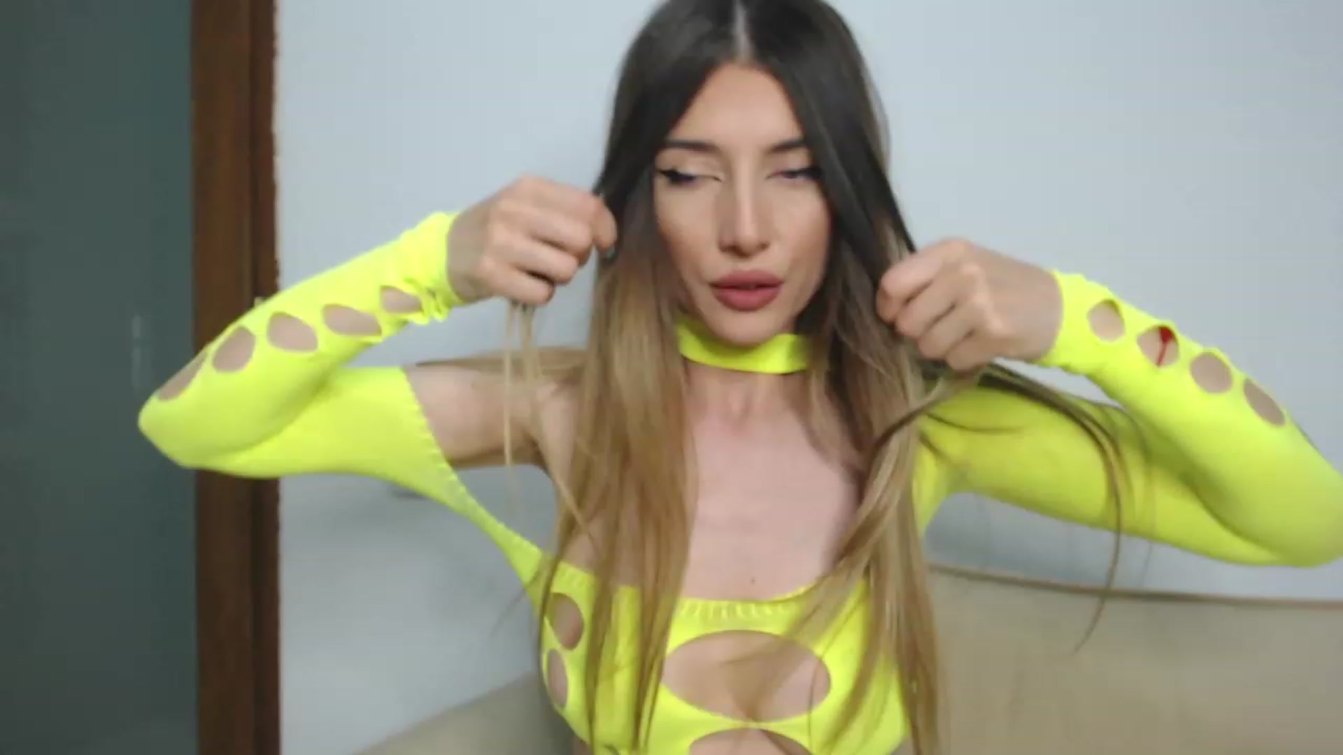 Gallery image thumbnail from bonnbon_'s myfreecams stream on, 04/22/2023, 19:15 image 18 of 20