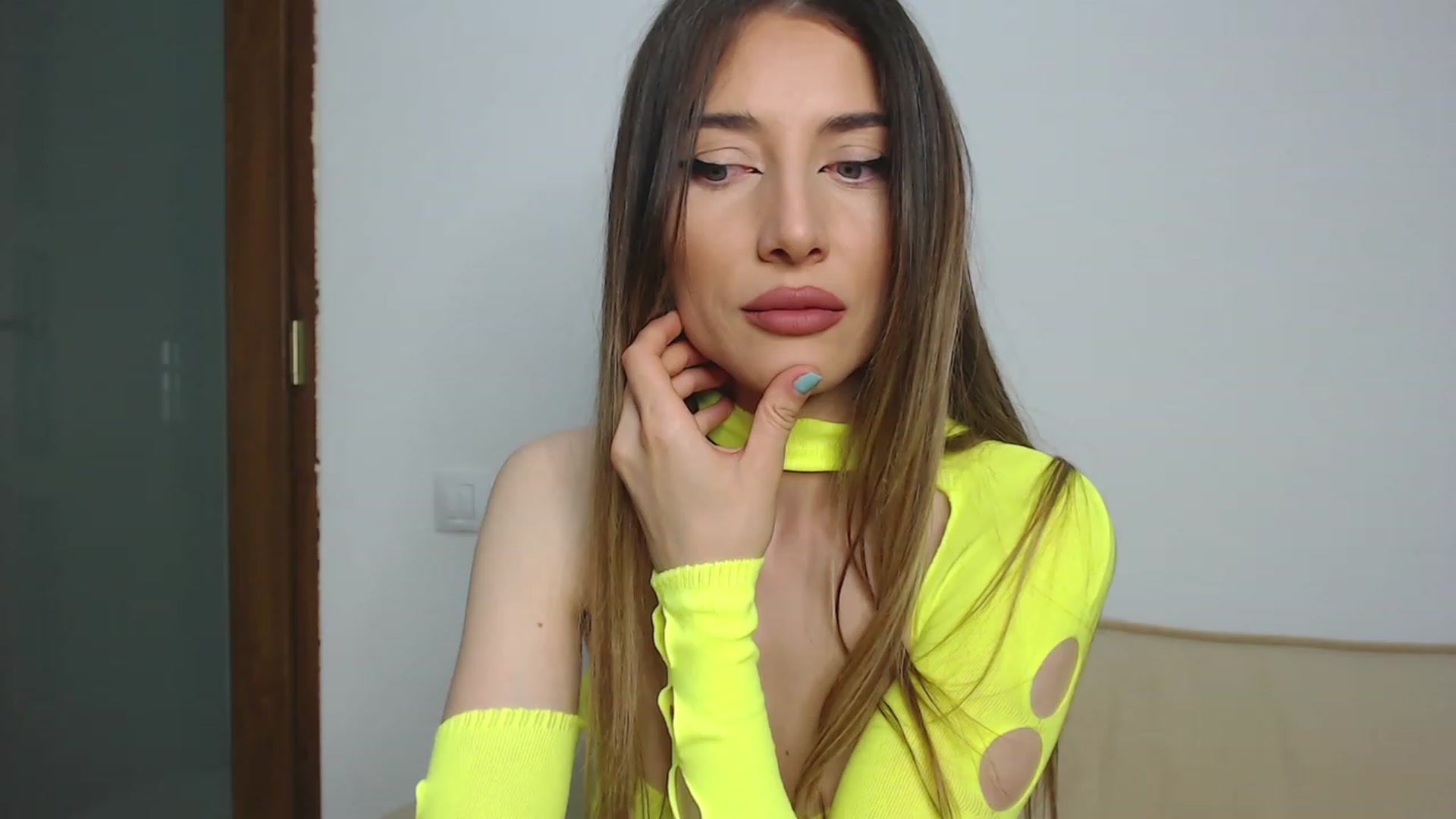 Gallery image thumbnail from bonnbon_'s myfreecams stream on, 04/22/2023, 19:15 image 19 of 20