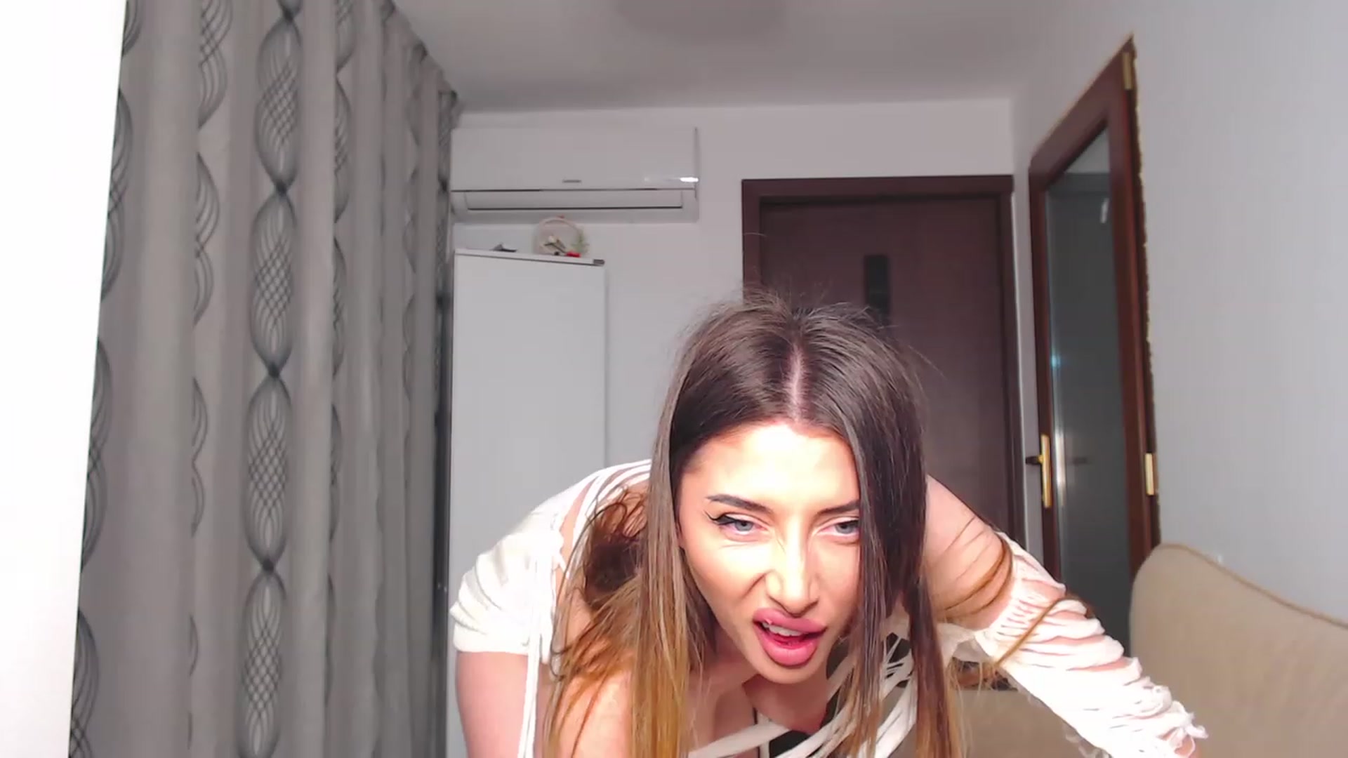 Gallery image thumbnail from bonnbon_'s myfreecams stream on, 06/29/2023, 21:39 image 15 of 20