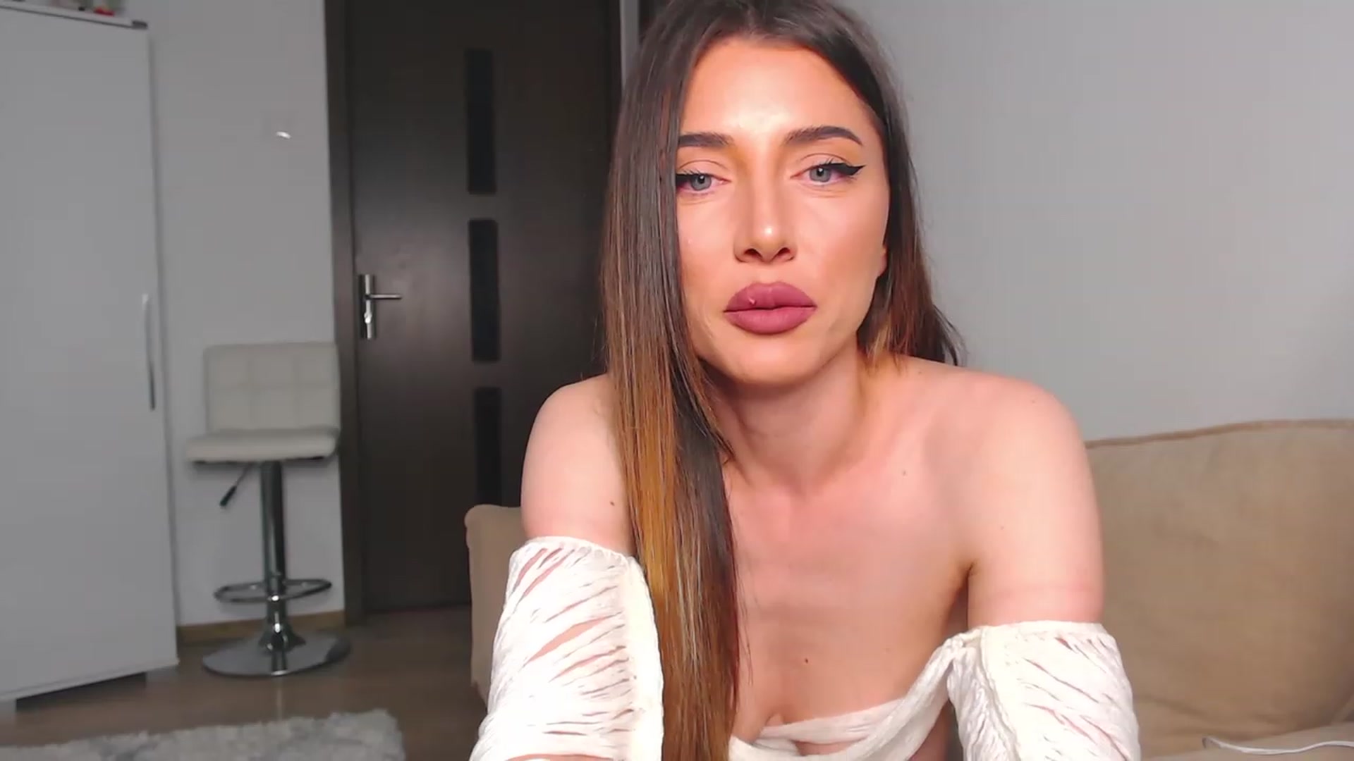 Gallery image thumbnail from bonnbon_'s myfreecams stream on, 06/29/2023, 21:39 image 6 of 20