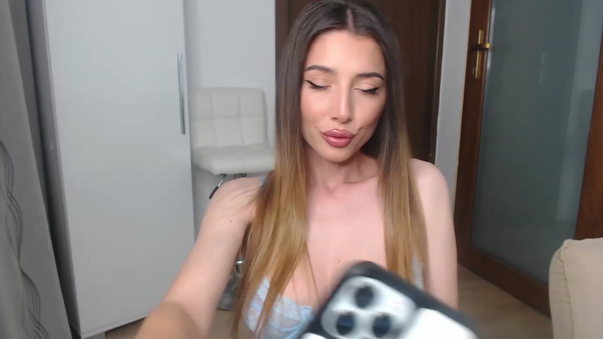 Gallery image thumbnail from bonnbon_'s myfreecams stream on, 07/09/2023, 20:03 image 2 of 20