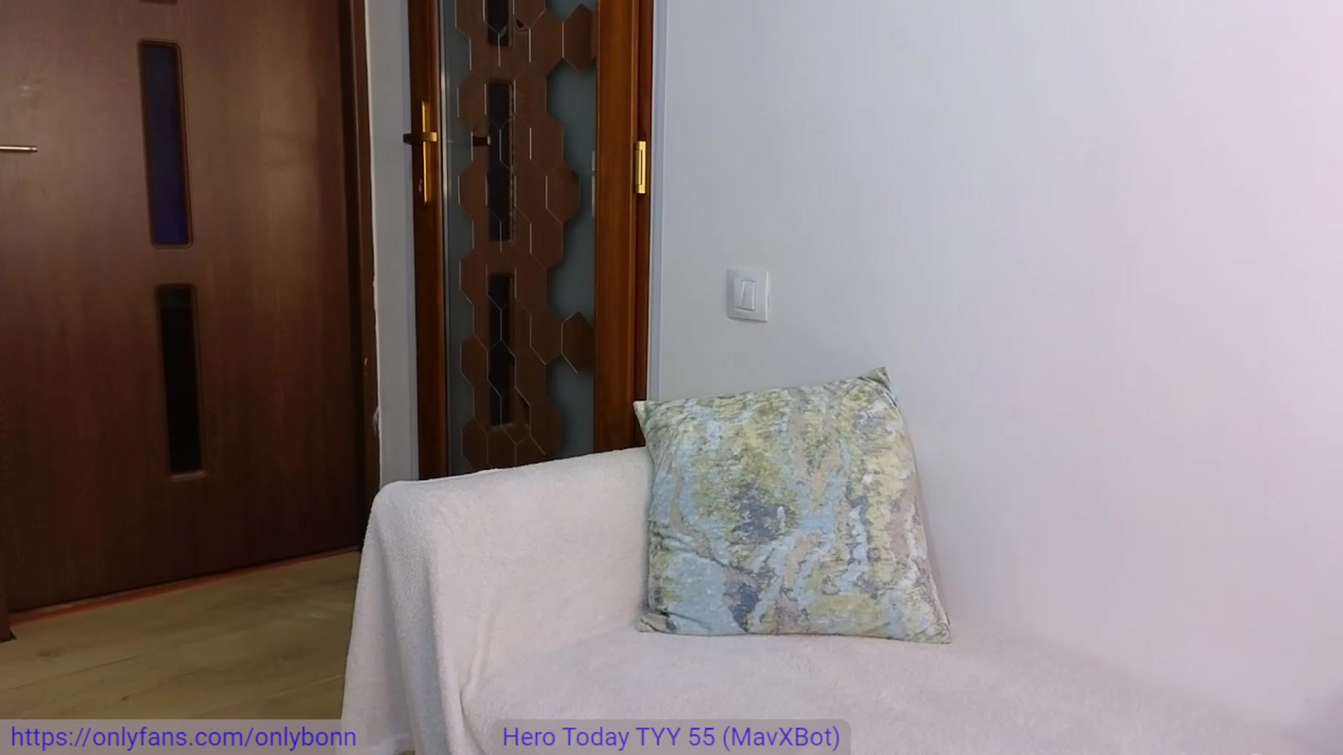 Gallery image thumbnail from bonnbon_'s myfreecams stream on, 01/29/2024, 21:21 image 13 of 20