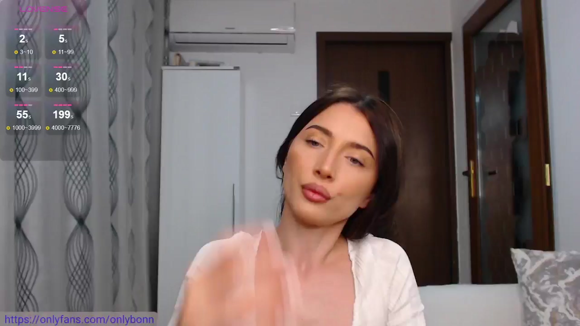 Gallery image thumbnail from bonnbon_'s myfreecams stream on, 05/19/2024, 19:54 image 17 of 20