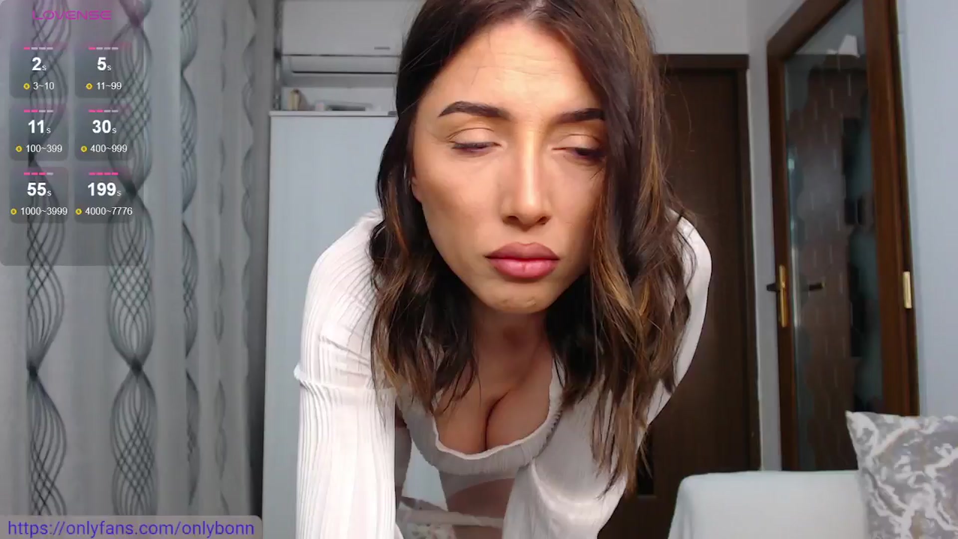Gallery image thumbnail from bonnbon_'s myfreecams stream on, 05/19/2024, 19:54 image 13 of 20
