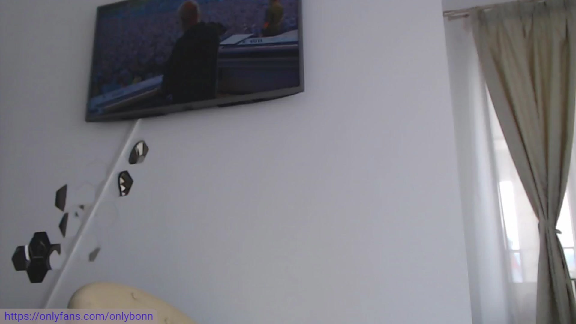 Gallery image thumbnail from bonnbon_'s myfreecams stream on, 05/28/2025, 07:44 image 4 of 20