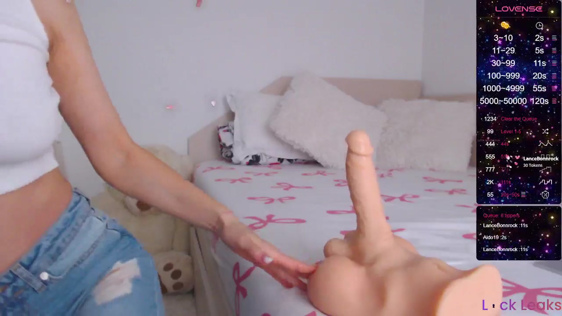 Gallery image thumbnail from bonnbon_'s myfreecams stream on, 03/31/2026, 08:19 image 8 of 20