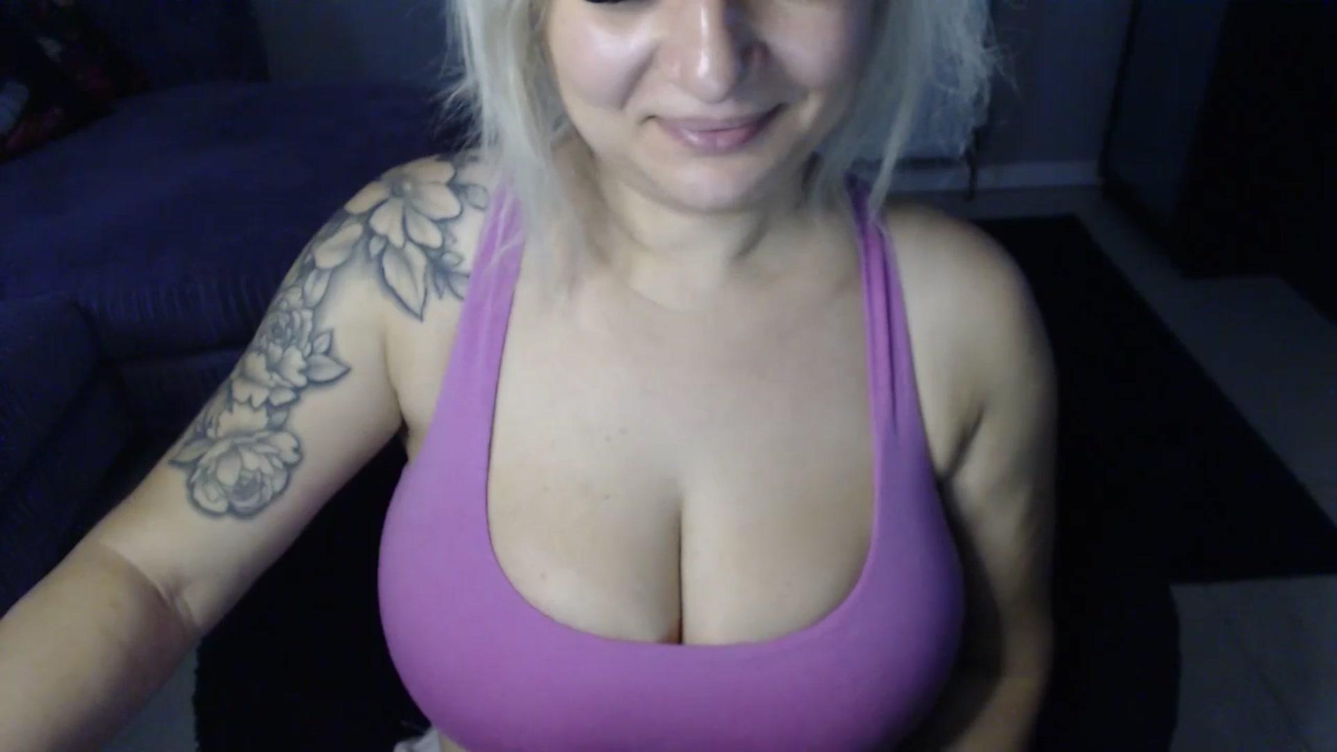 Gallery image thumbnail from boobarella88's myfreecams stream on, 10/05/2025, 11:47 image 13 of 20