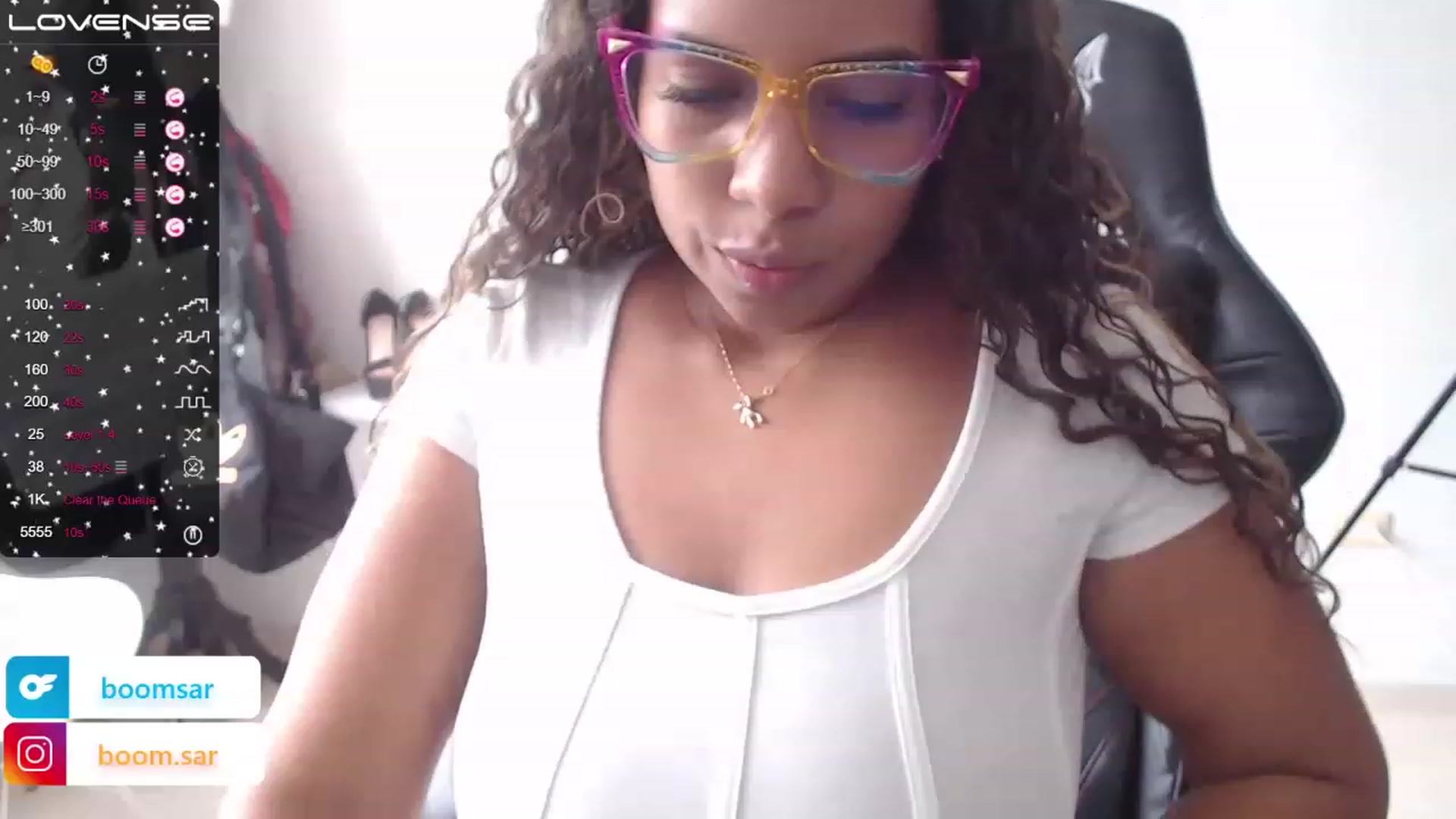 Gallery image thumbnail from boomsar's myfreecams stream on, 05/21/2023, 19:39 image 1 of 20