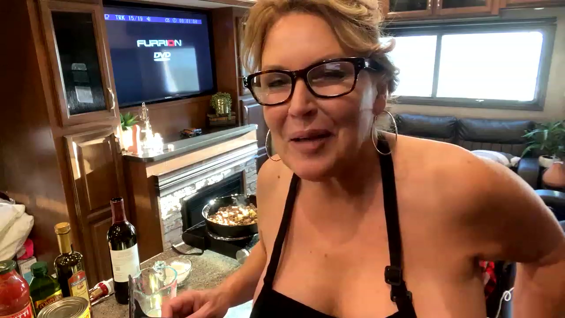Gallery image thumbnail from boringmom's myfreecams stream on, 11/15/2022, 24:58 image 7 of 20