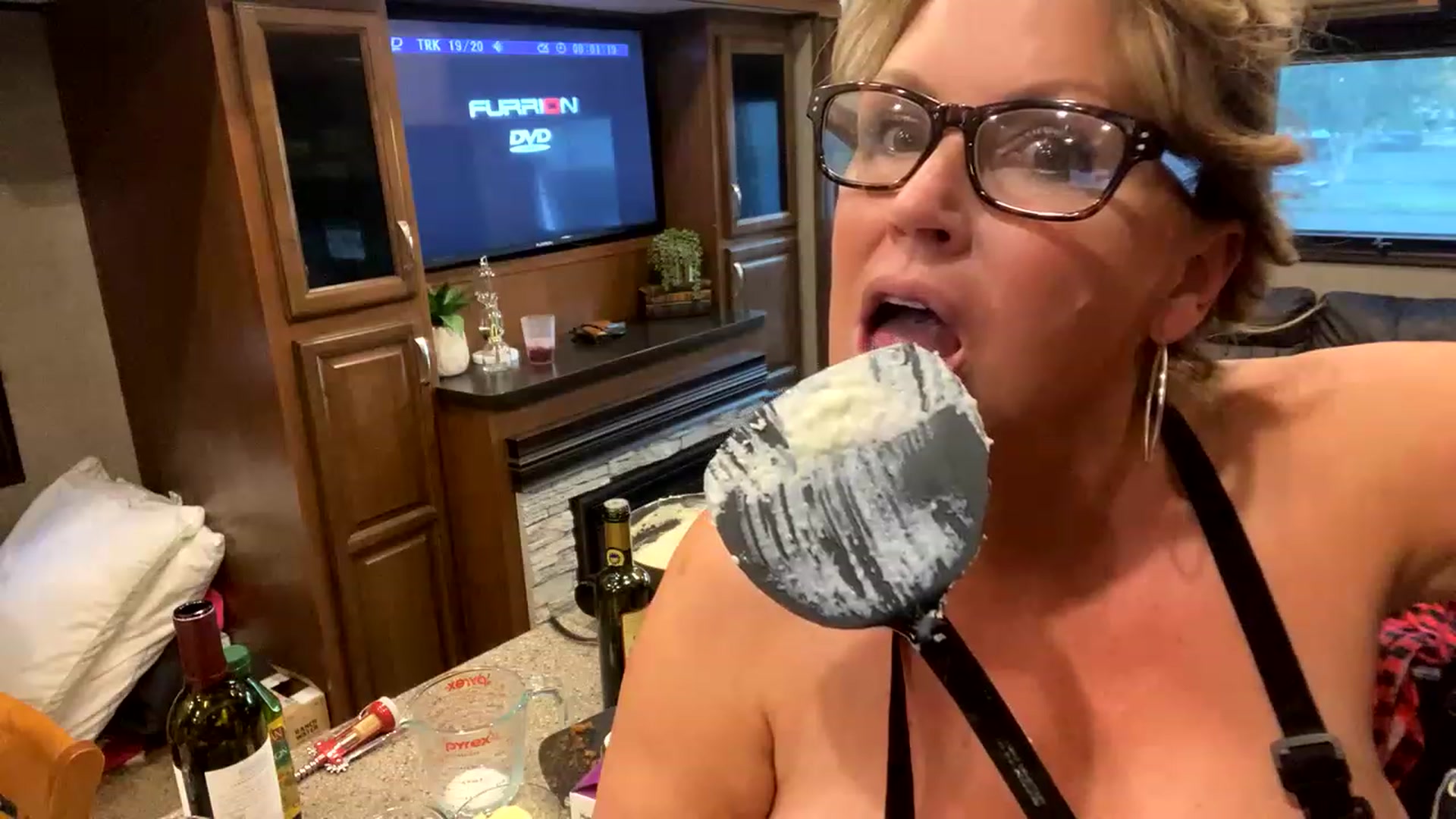 Gallery image thumbnail from boringmom's myfreecams stream on, 11/15/2022, 24:58 image 17 of 20