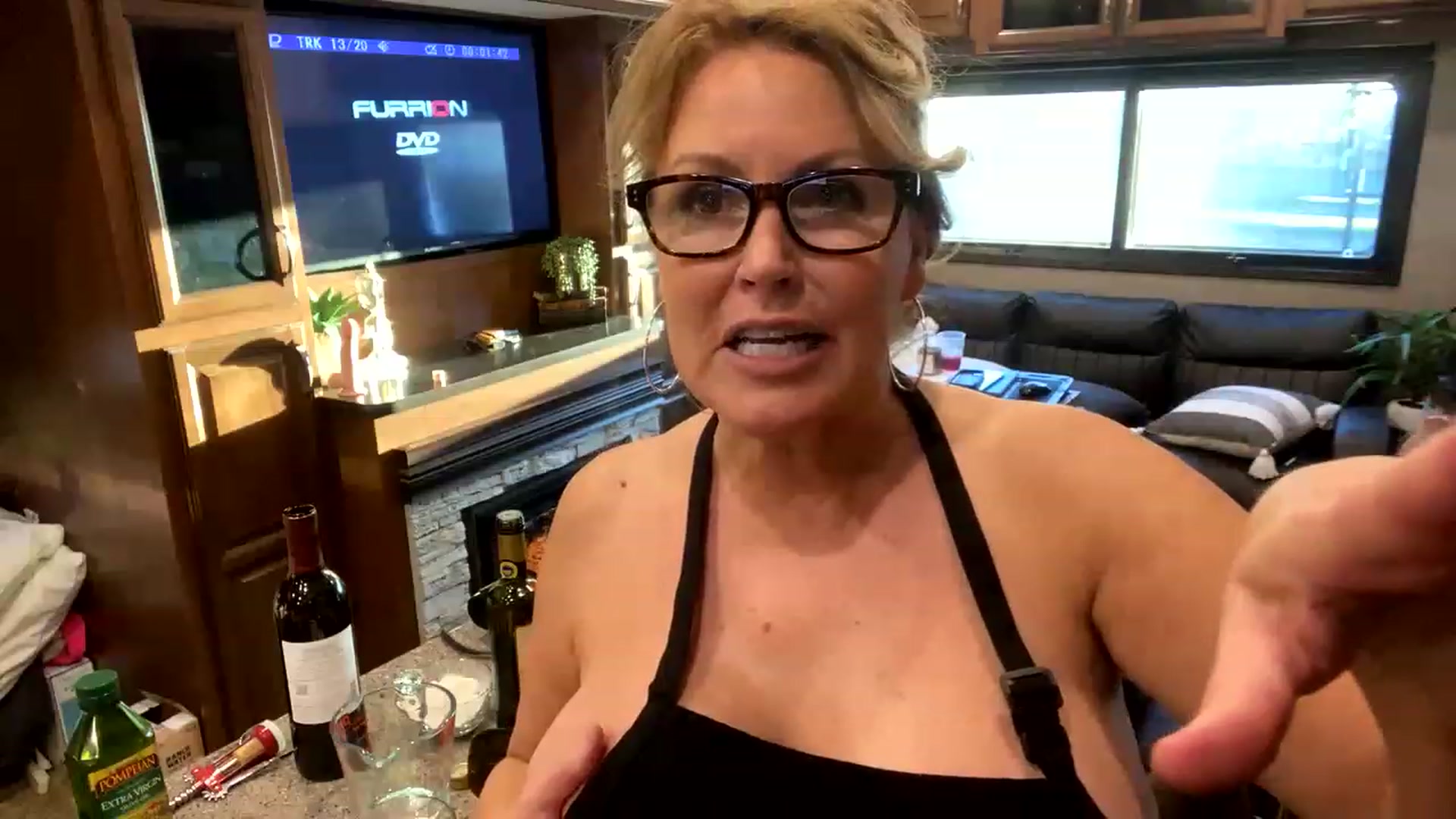 Gallery image thumbnail from boringmom's myfreecams stream on, 11/15/2022, 24:58 image 13 of 20