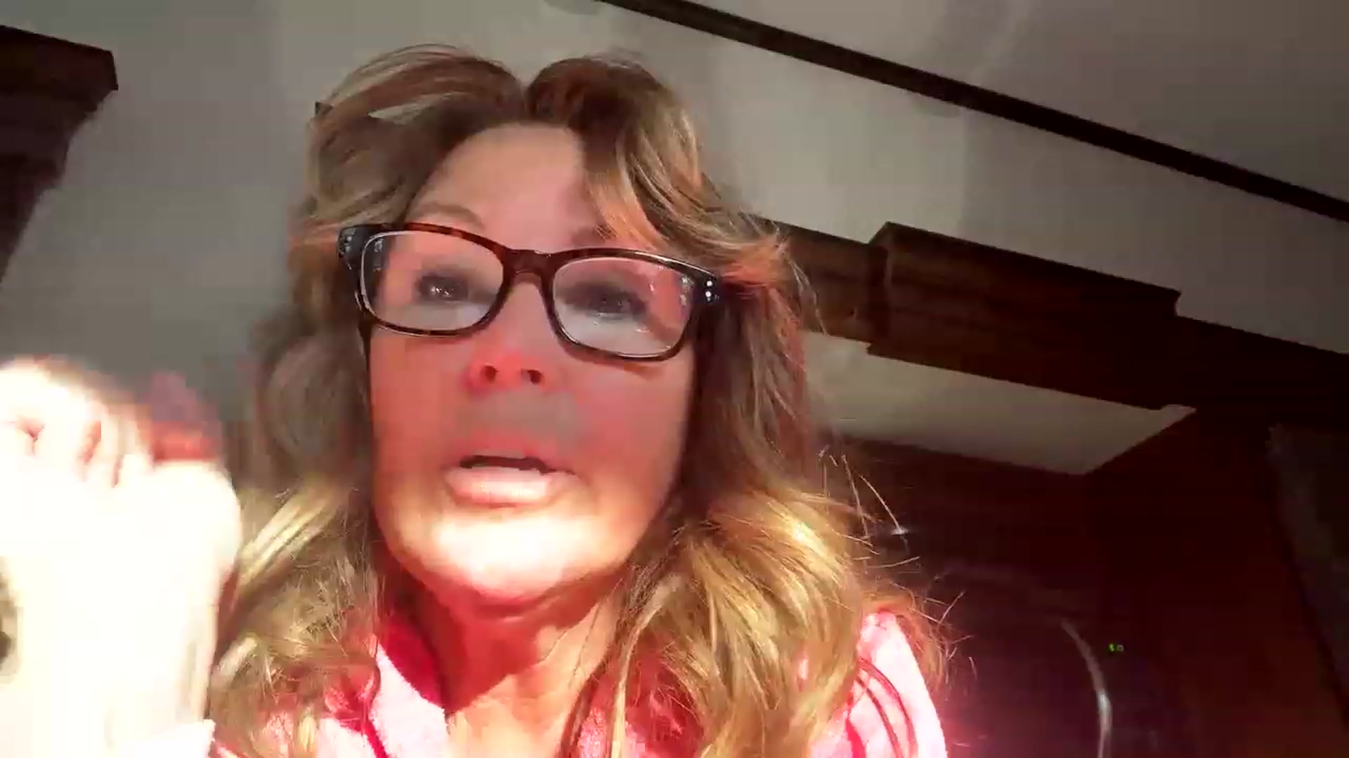 Gallery image thumbnail from boringmom's myfreecams stream on, 11/15/2022, 16:30 image 3 of 20
