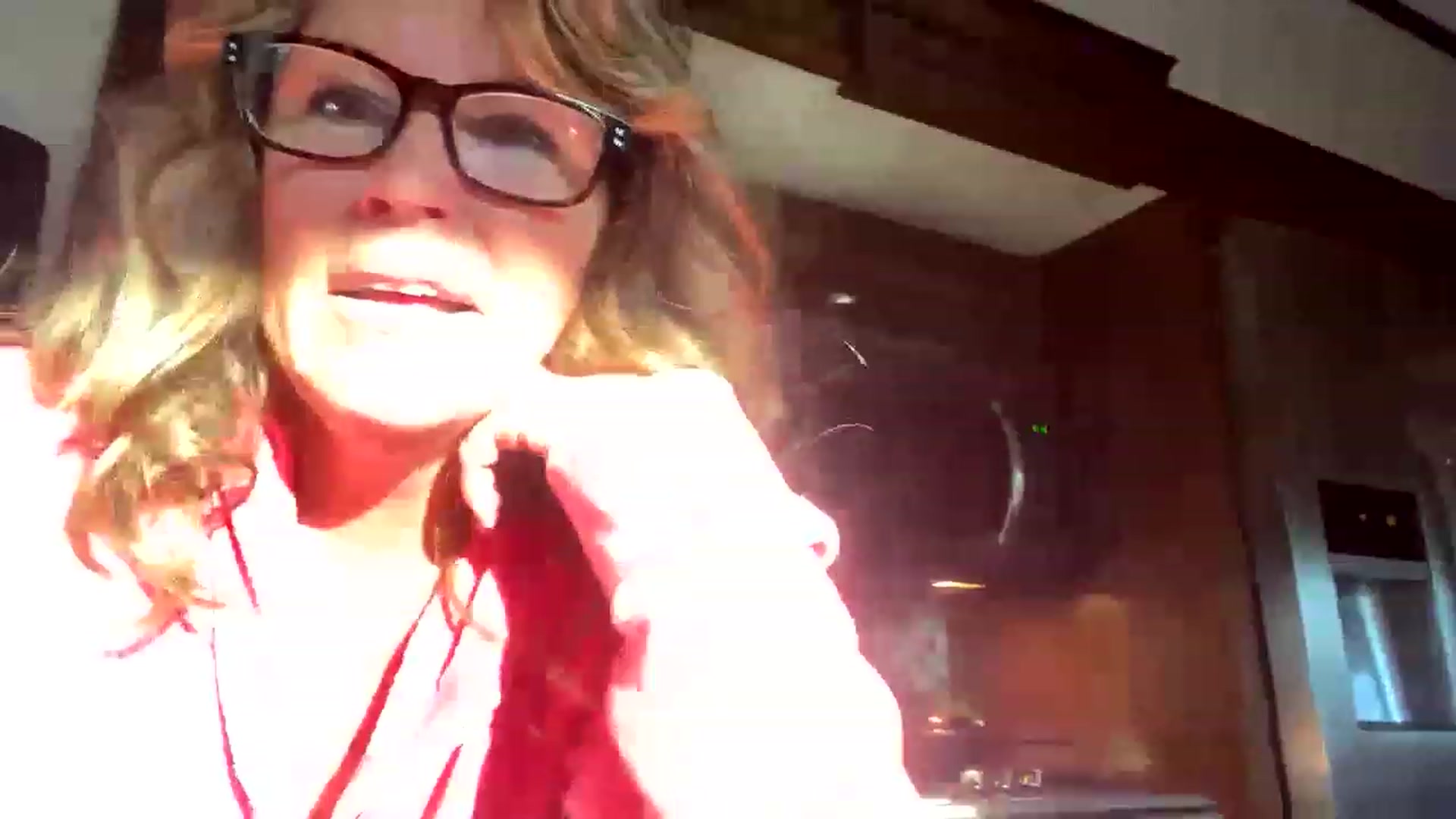 Gallery image thumbnail from boringmom's myfreecams stream on, 11/15/2022, 16:30 image 4 of 20