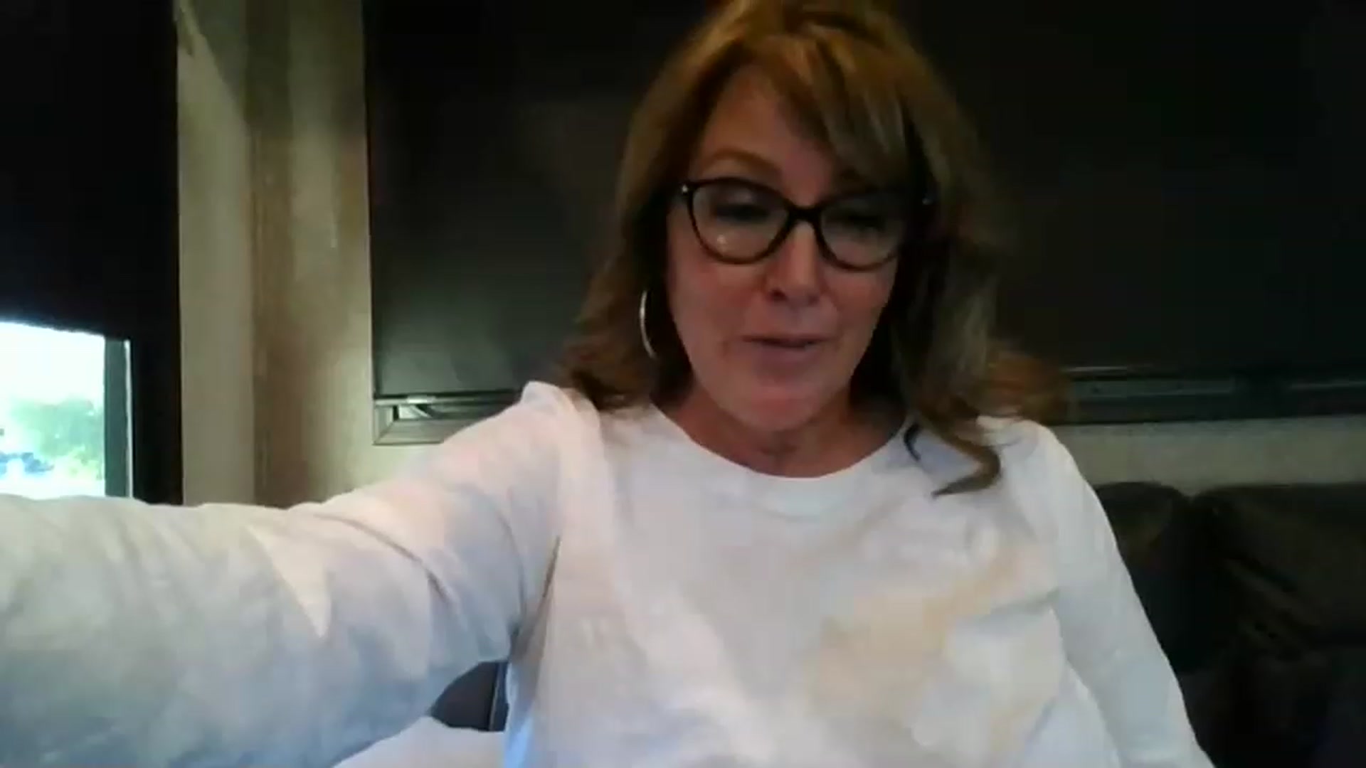 Gallery image thumbnail from boringmom's myfreecams stream on, 11/15/2022, 23:49 image 8 of 20