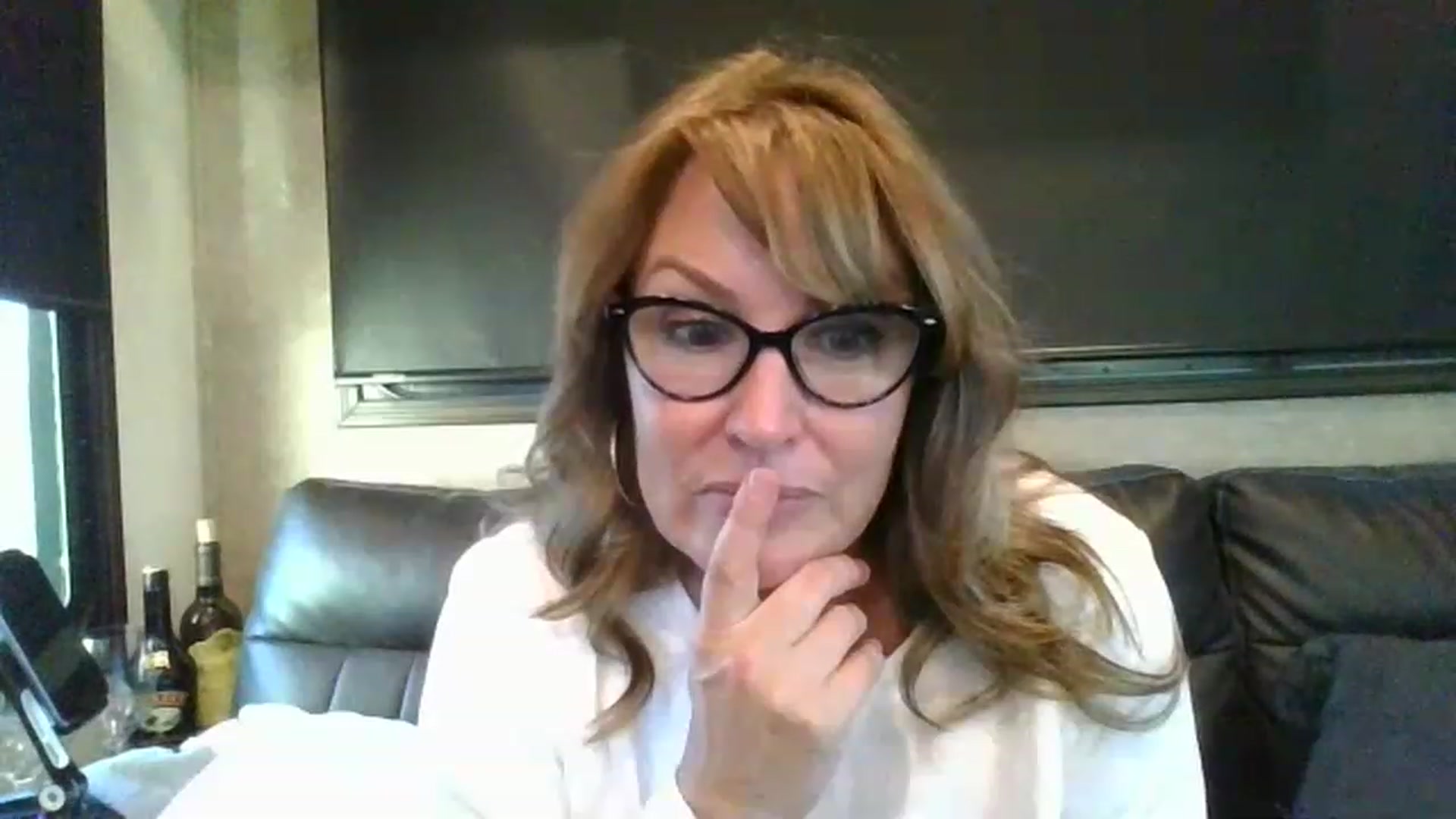 Gallery image thumbnail from boringmom's myfreecams stream on, 11/15/2022, 23:49 image 12 of 20