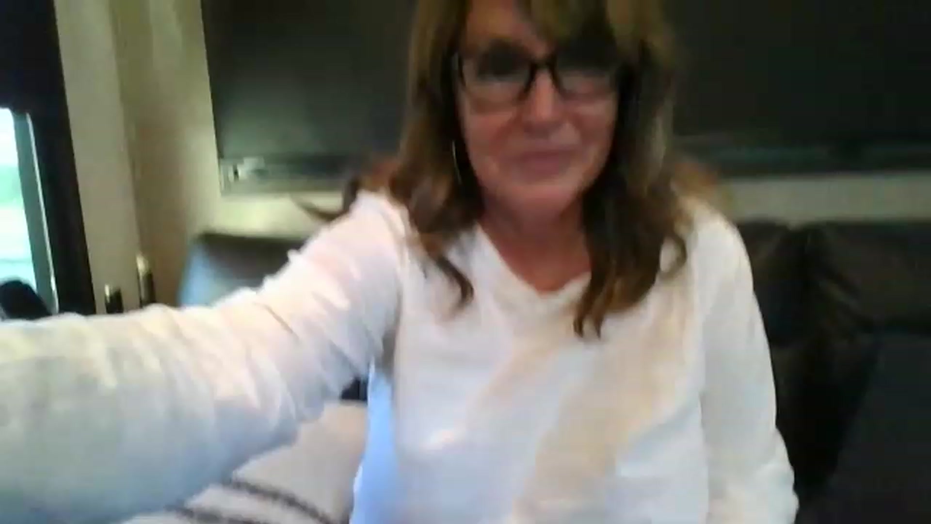 Gallery image thumbnail from boringmom's myfreecams stream on, 11/15/2022, 23:49 image 14 of 20